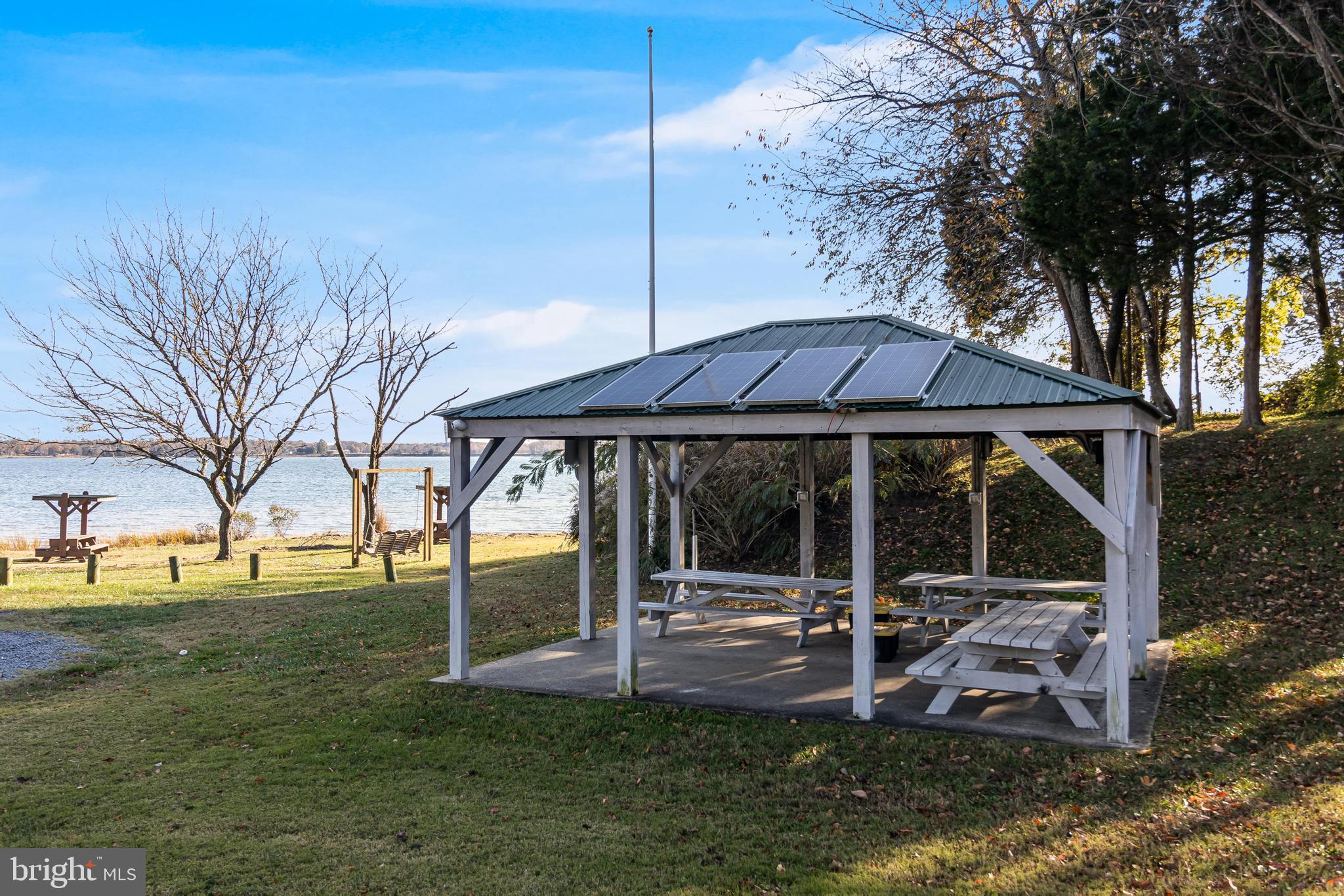 BRETON BAY ESTATES - Residential Lease