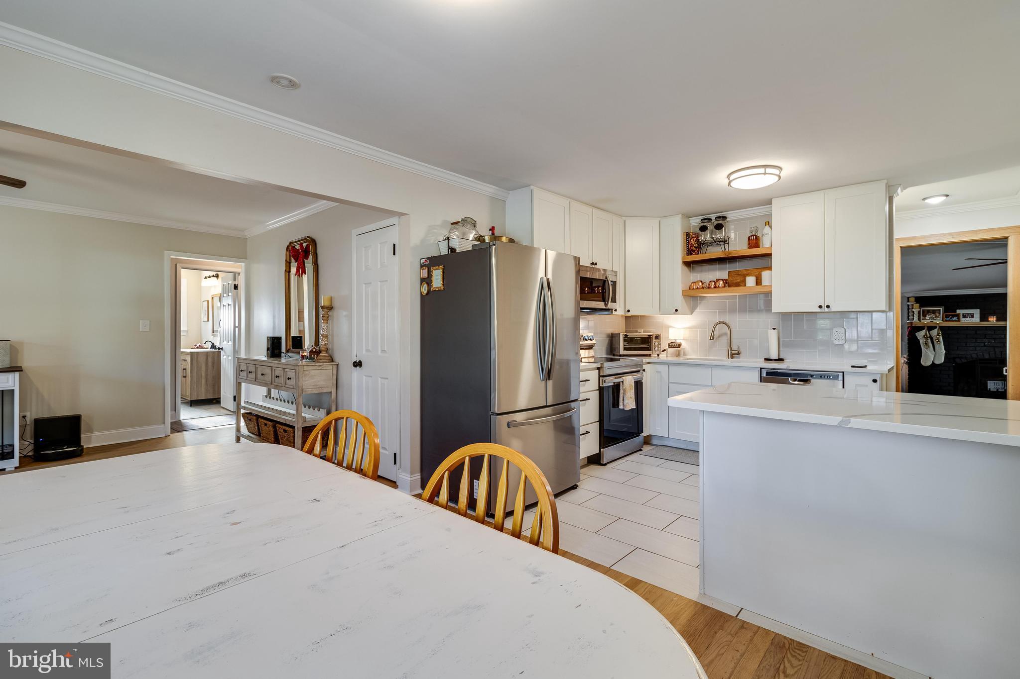 BRETON BAY ESTATES - Residential Lease