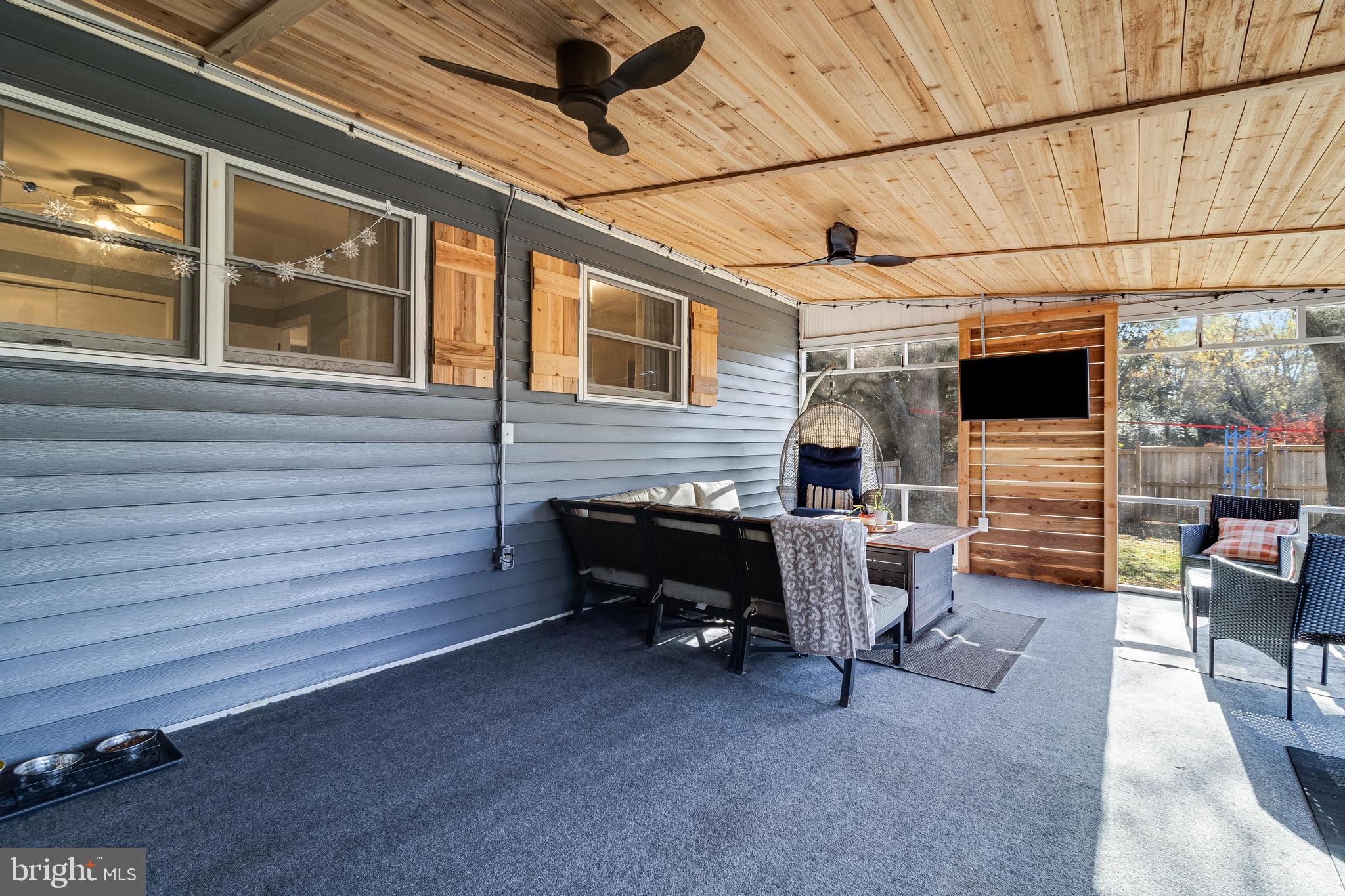 BRETON BAY ESTATES - Residential Lease