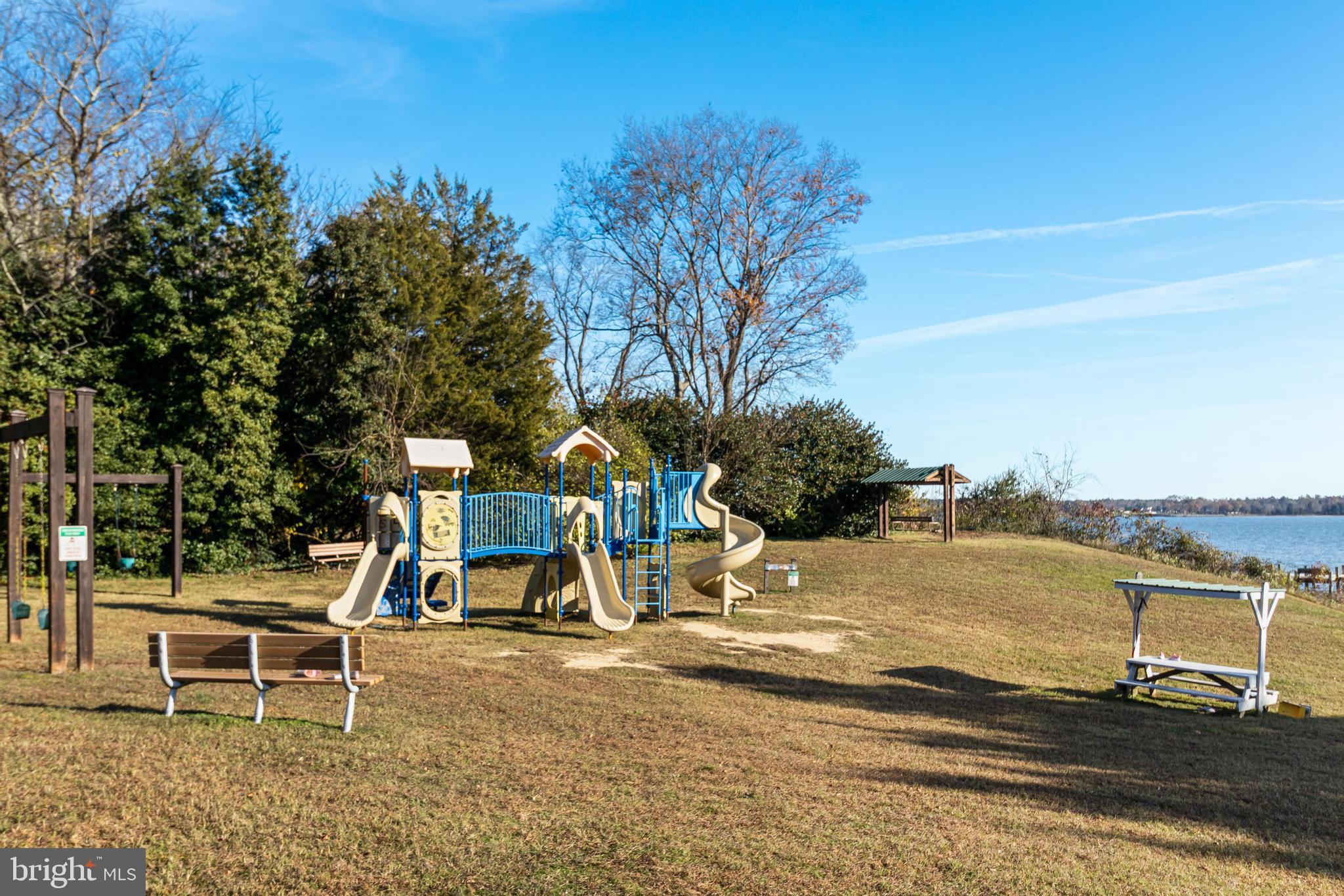 BRETON BAY ESTATES - Residential Lease