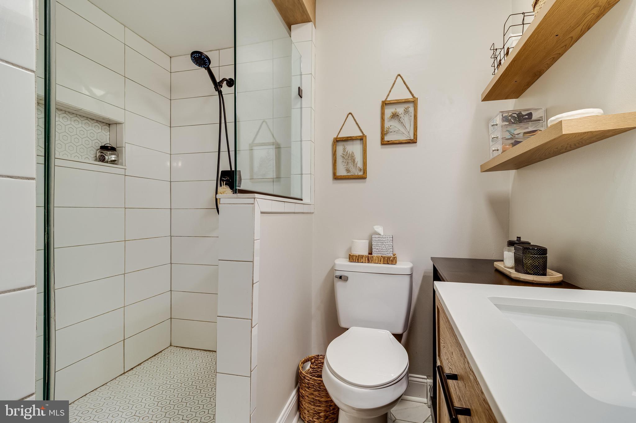 BRETON BAY ESTATES - Residential Lease