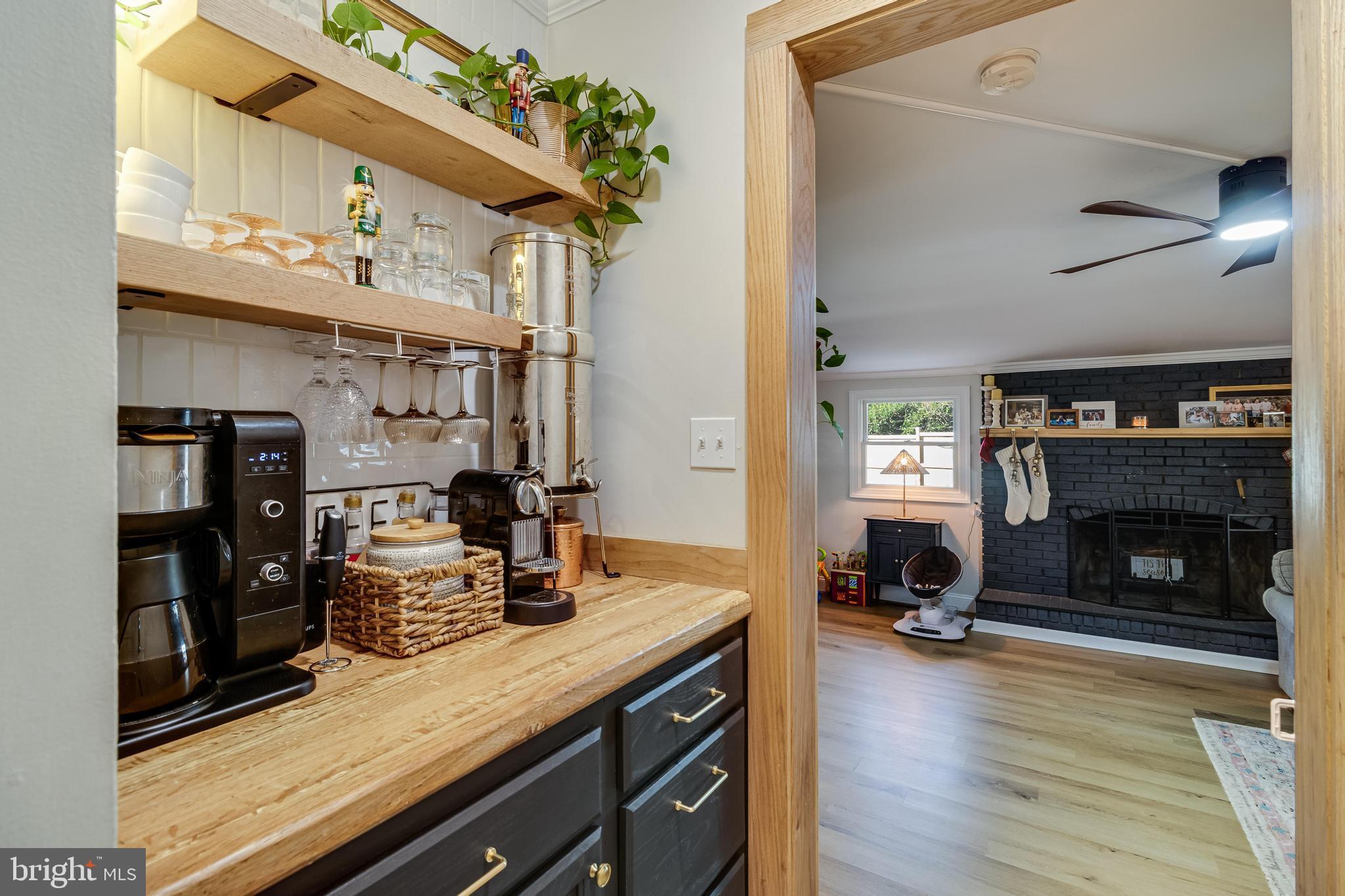 BRETON BAY ESTATES - Residential Lease