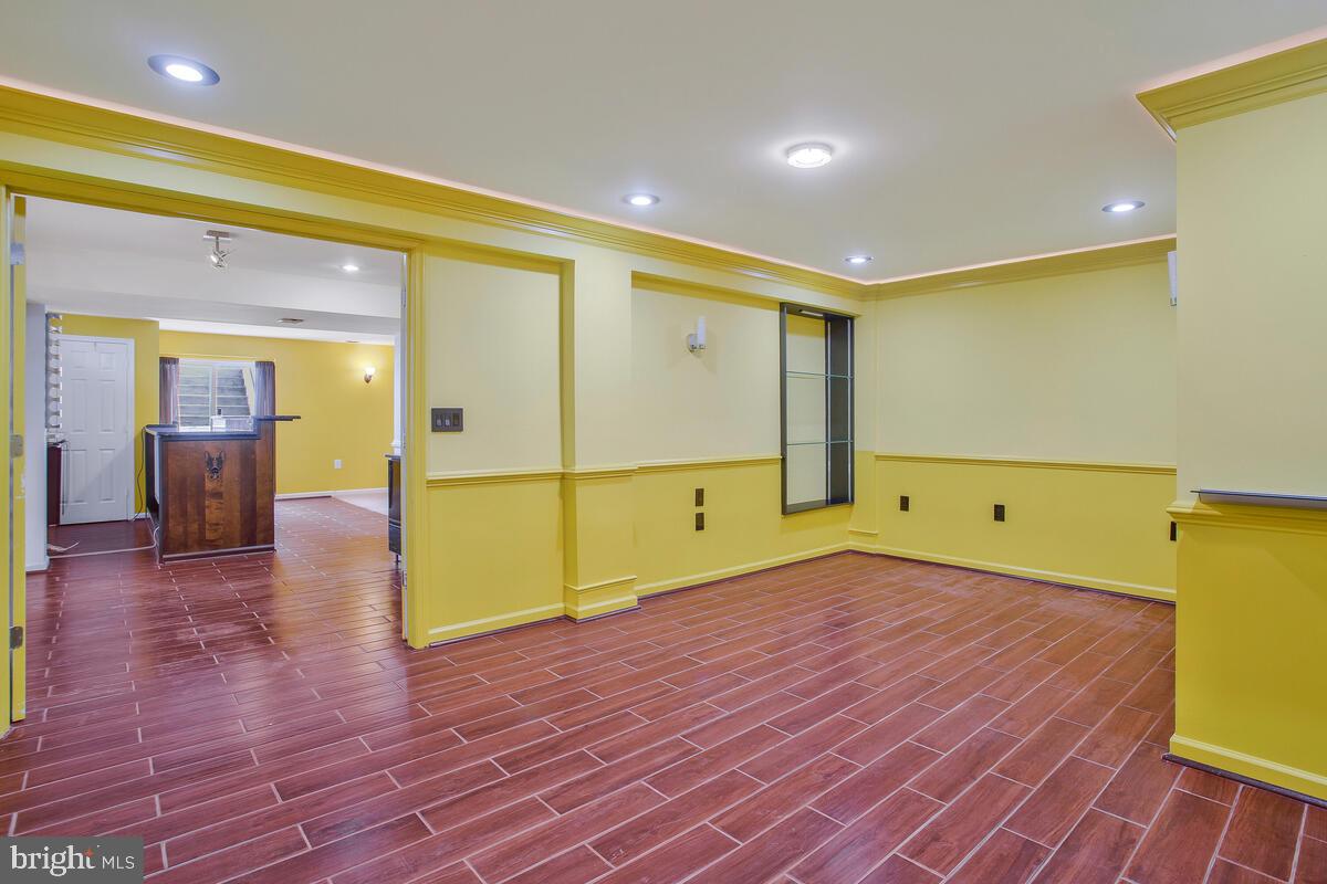 WEXFORD VILLAGE - Residential