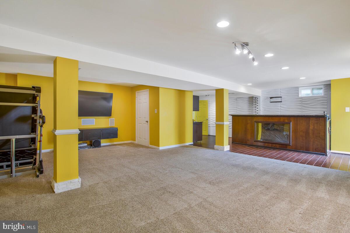 WEXFORD VILLAGE - Residential