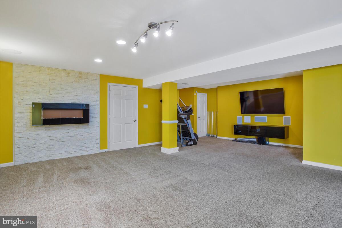 WEXFORD VILLAGE - Residential