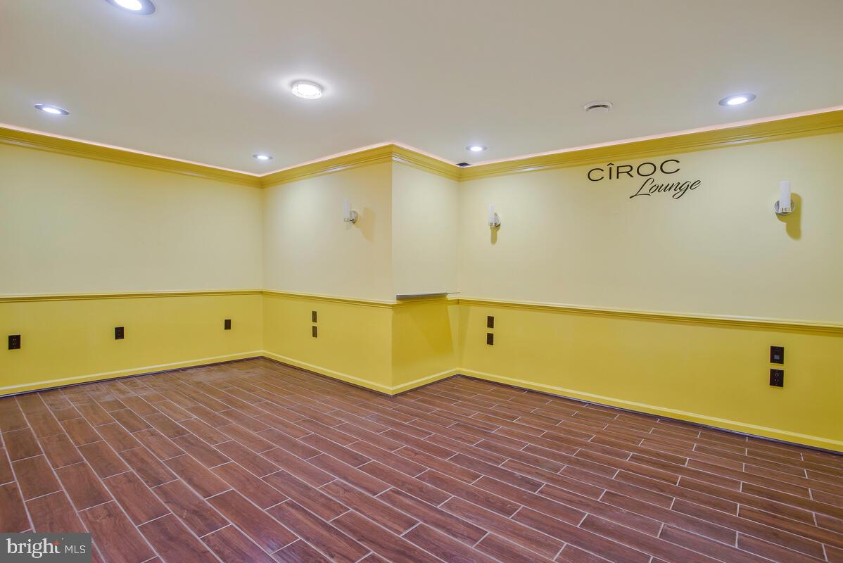 WEXFORD VILLAGE - Residential