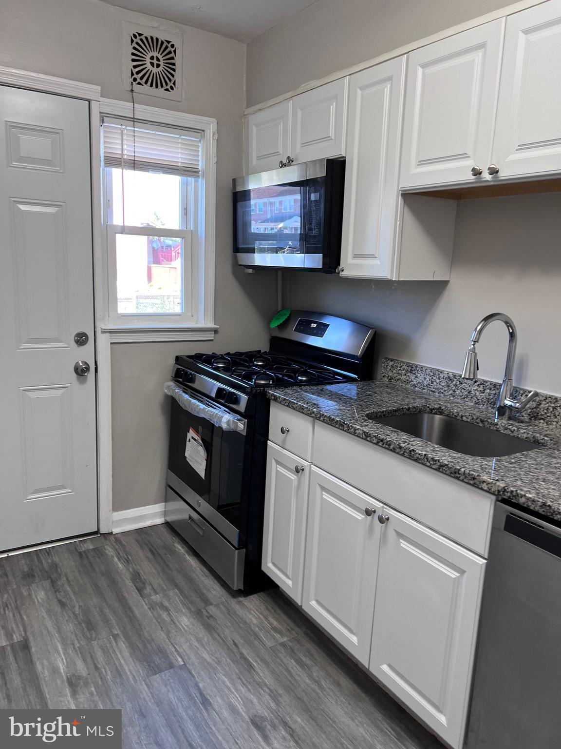 ESSEX - Residential Lease