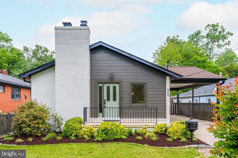 Photo of 5735 4th Street S, ARLINGTON, VA 22204 (MLS # VAAR2070832)