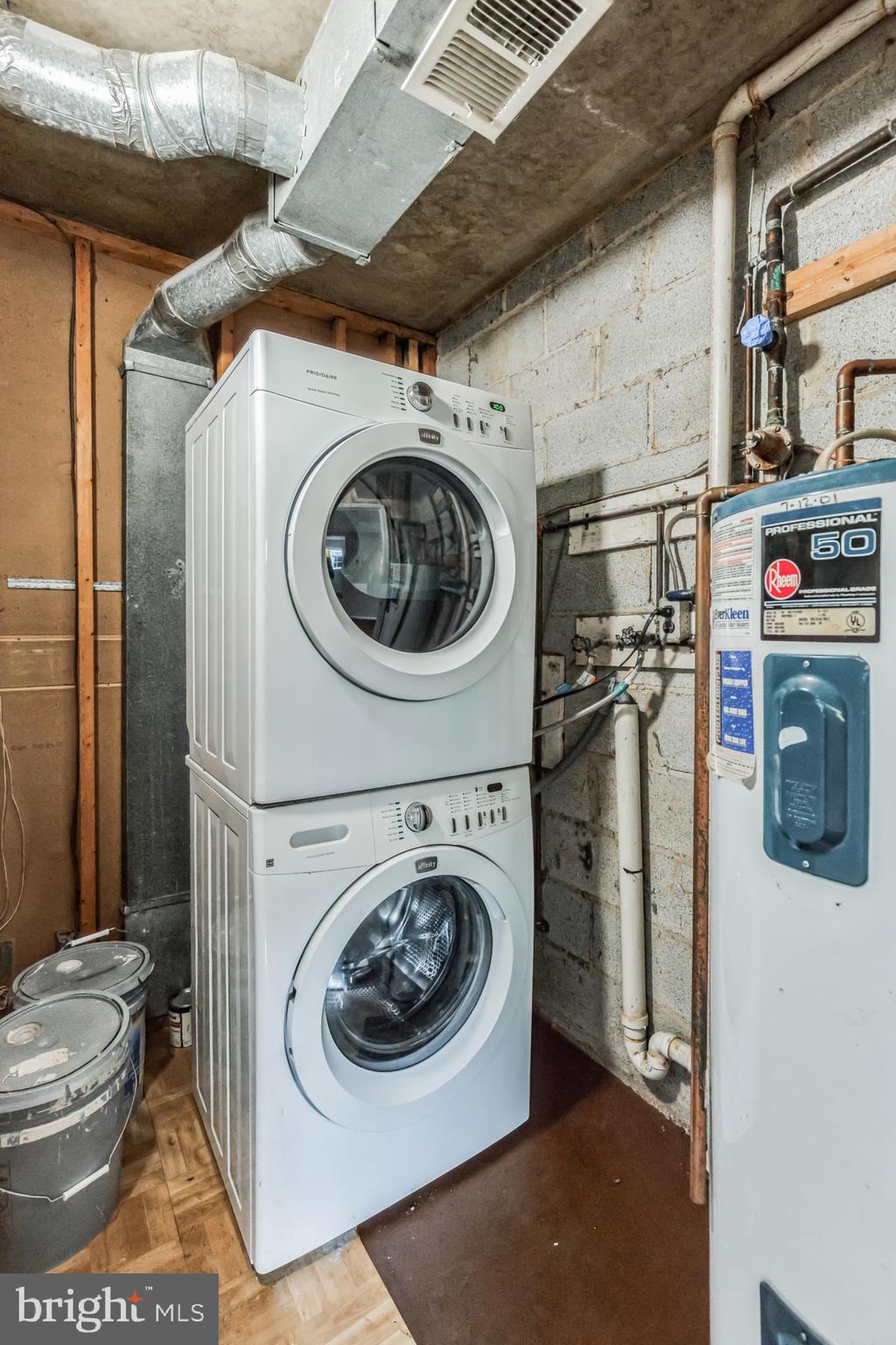 ARBORY CONDO-PHASE 9> - Residential