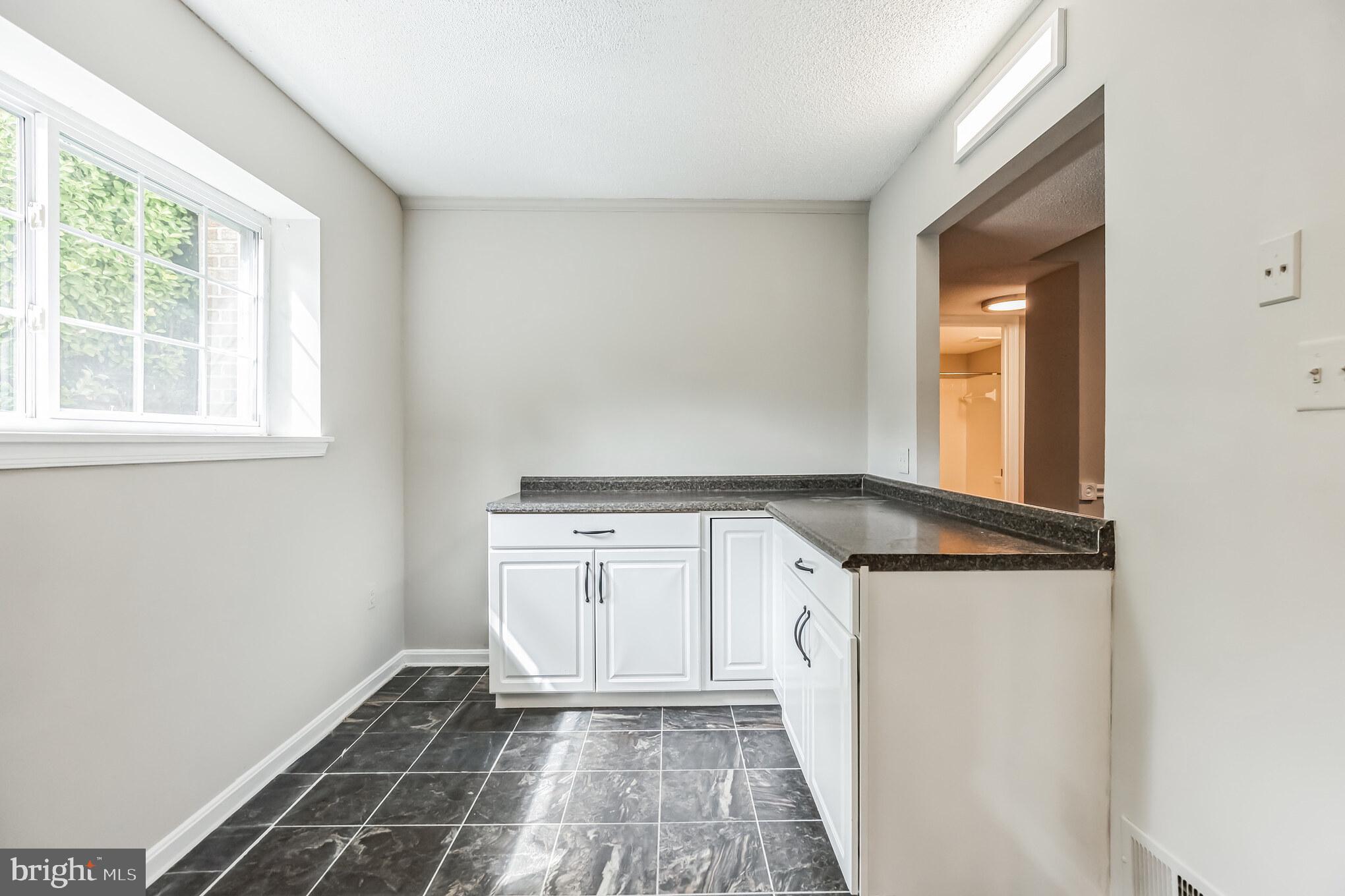 ARBORY CONDO-PHASE 9> - Residential