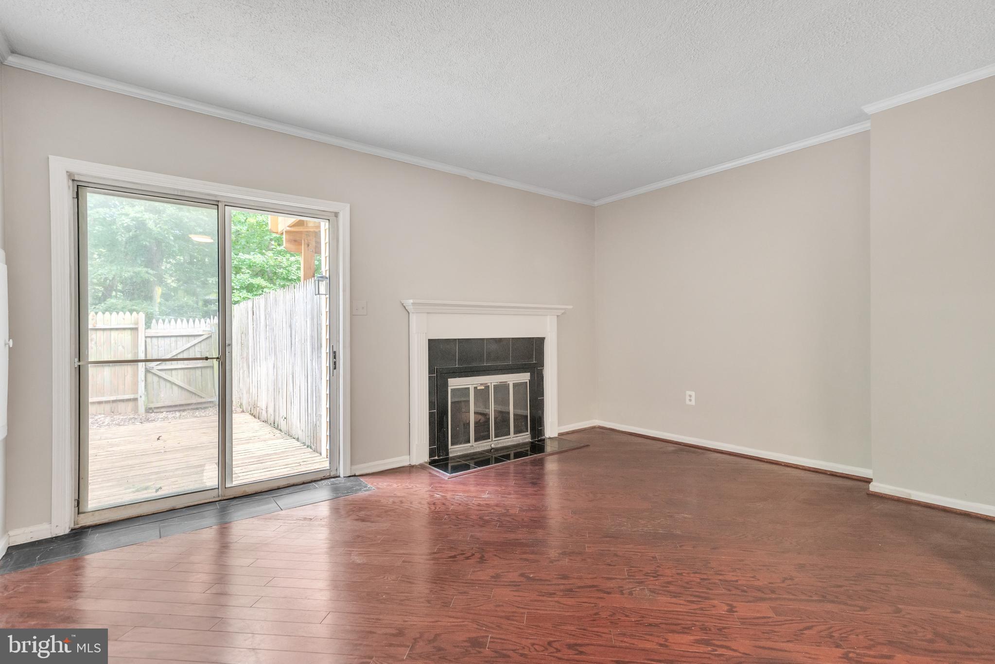 ARBORY CONDO-PHASE 9> - Residential