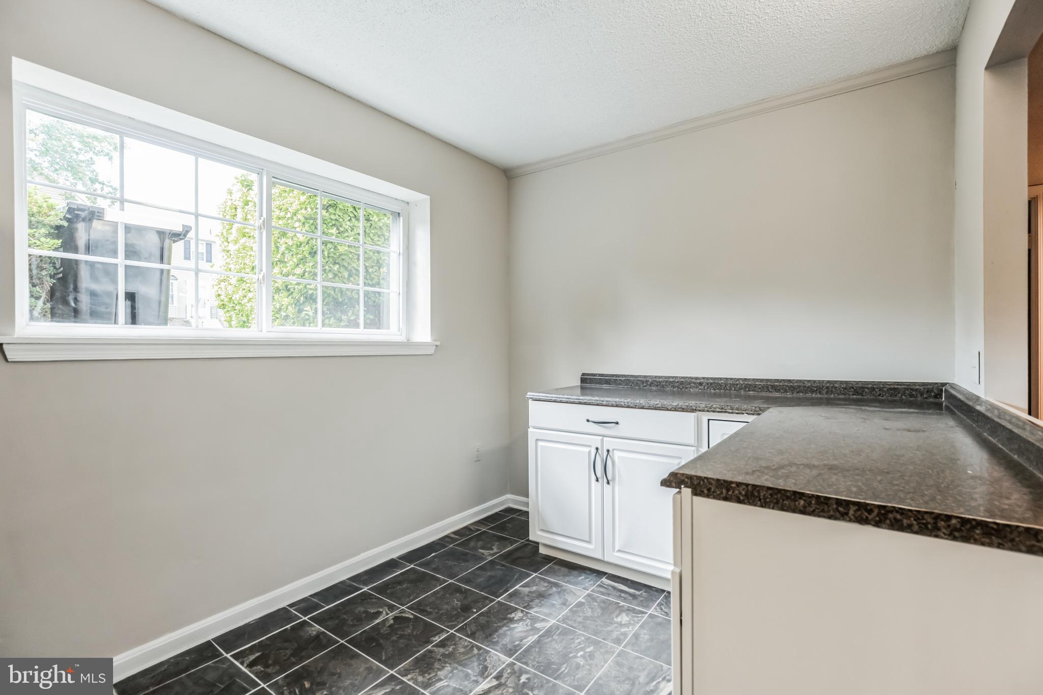 ARBORY CONDO-PHASE 9> - Residential