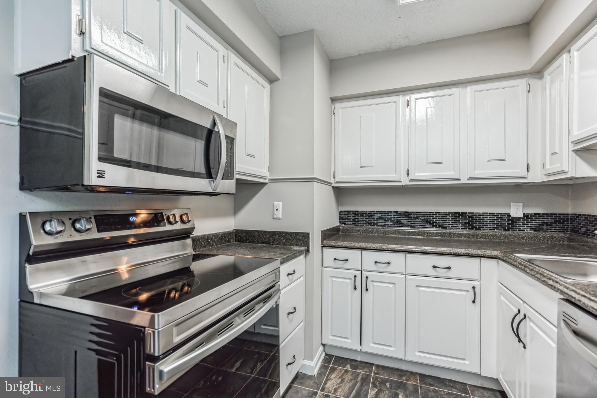 ARBORY CONDO-PHASE 9> - Residential