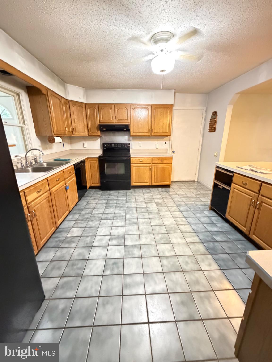 4331 ESTATE DRIVE