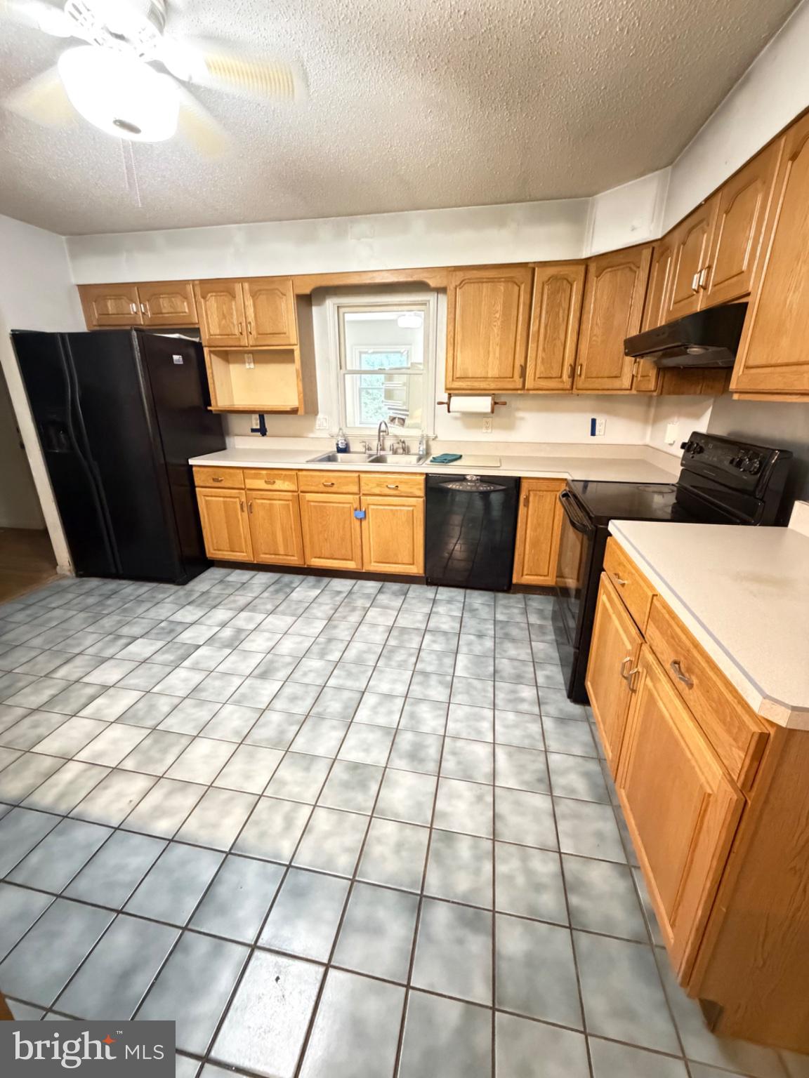 4331 ESTATE DRIVE