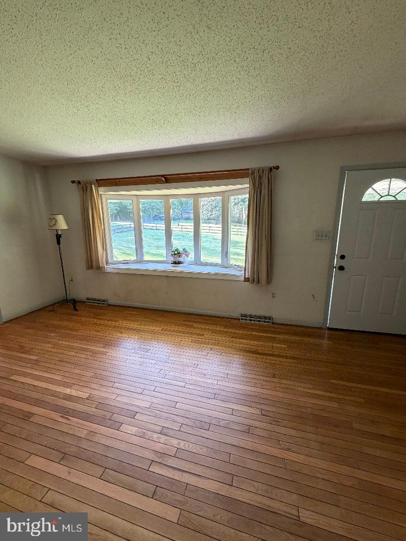 4331 ESTATE DRIVE