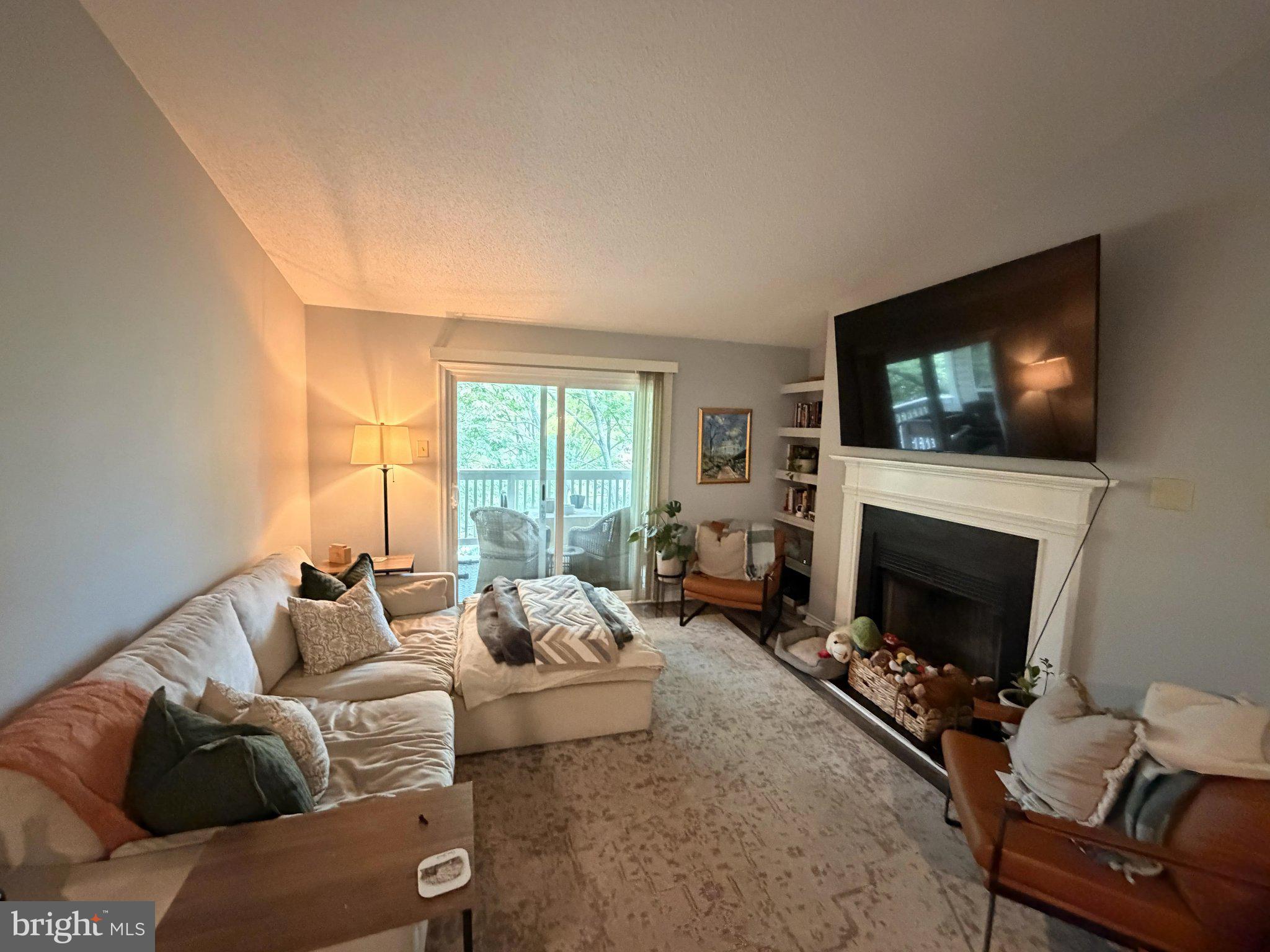 1536 LINCOLN WAY 302B