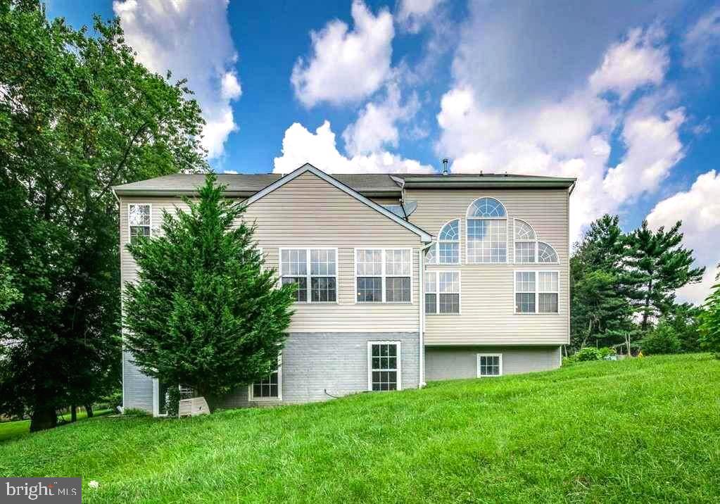 COLUMBIA HILLS - Residential Lease