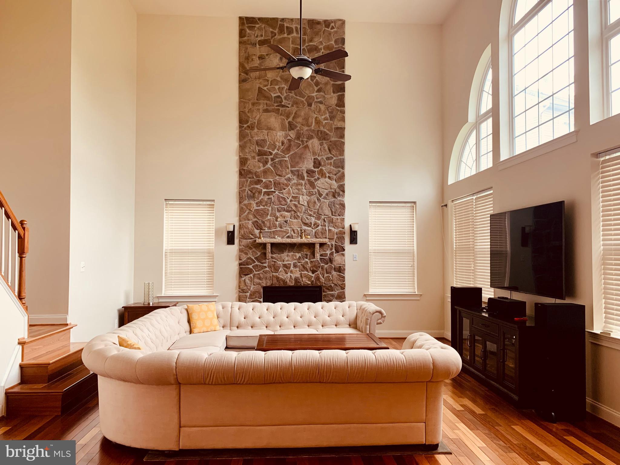 COLUMBIA HILLS - Residential Lease