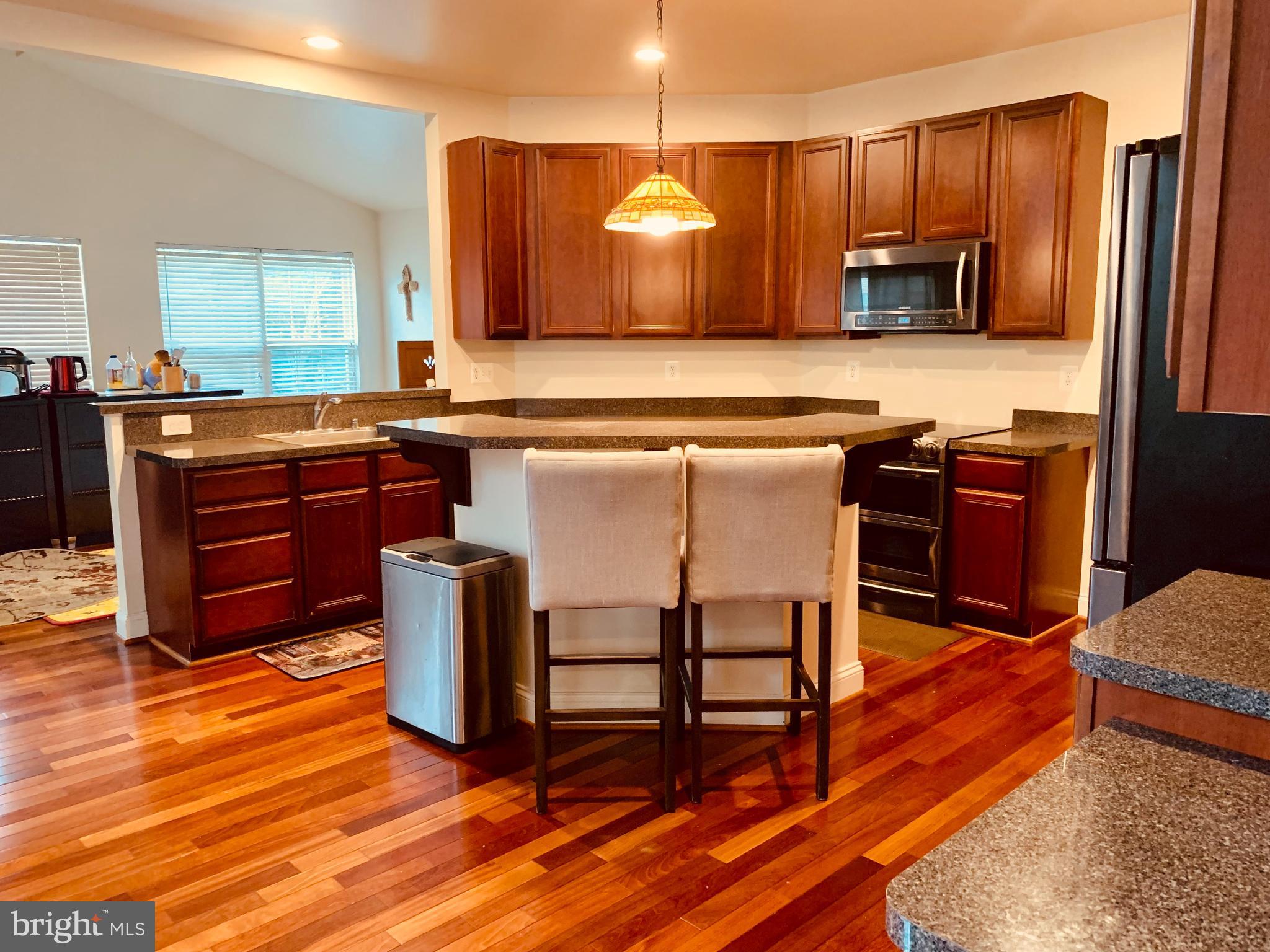 COLUMBIA HILLS - Residential Lease