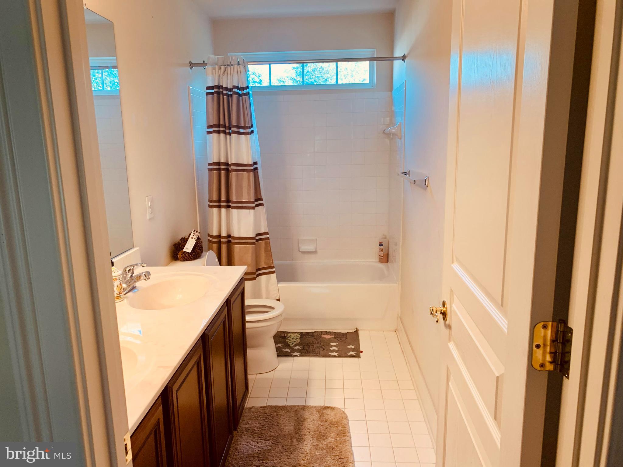 COLUMBIA HILLS - Residential Lease