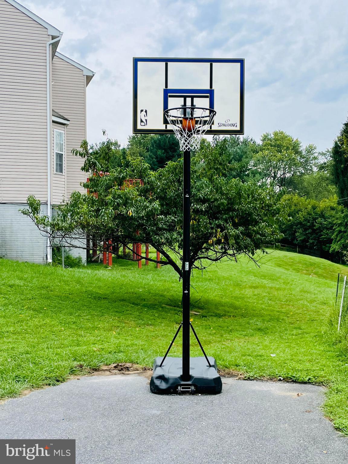 COLUMBIA HILLS - Residential Lease