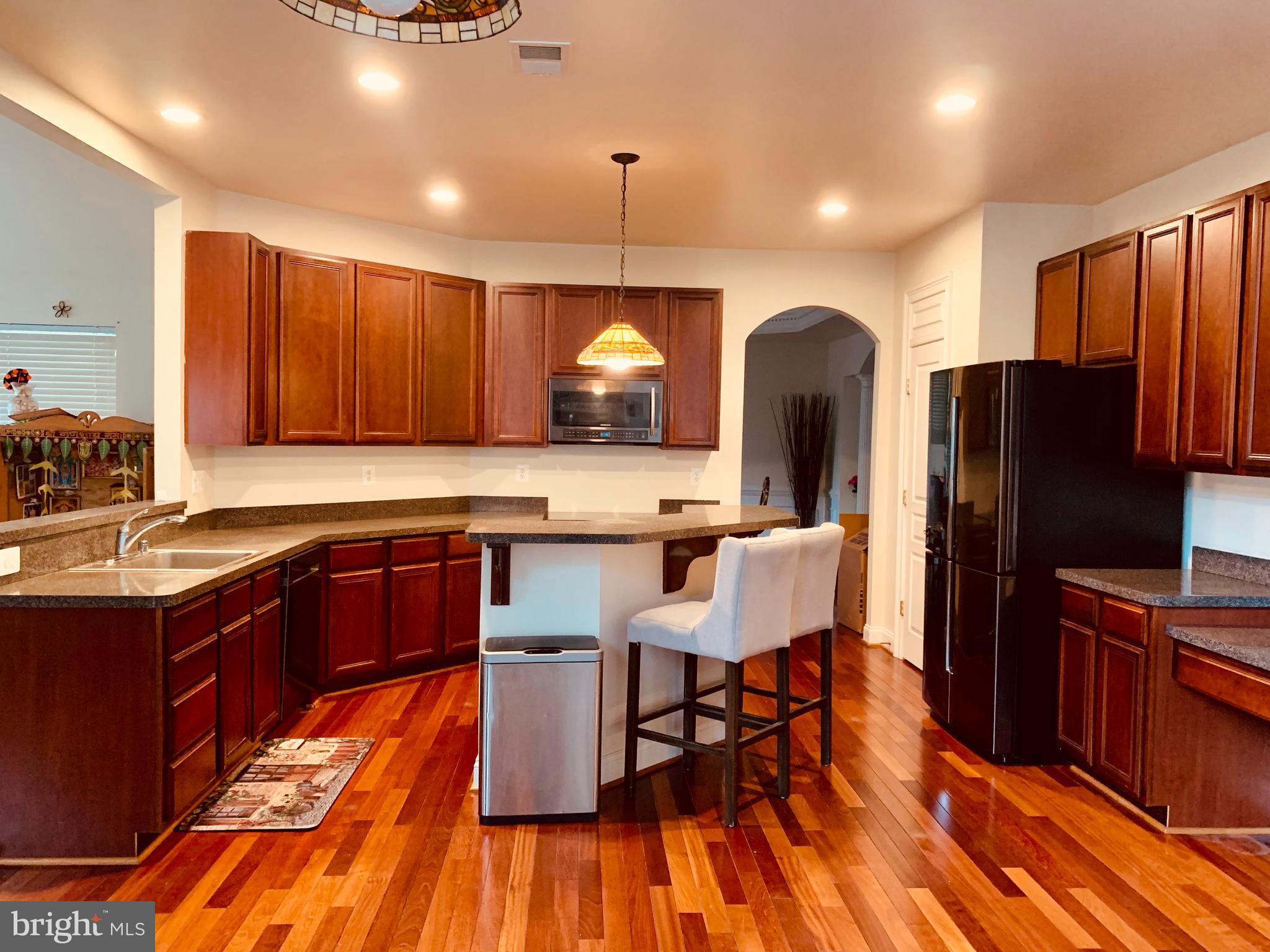 COLUMBIA HILLS - Residential Lease