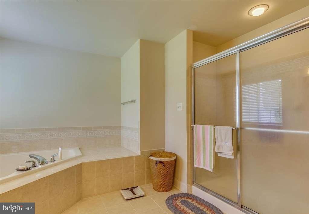 COLUMBIA HILLS - Residential Lease