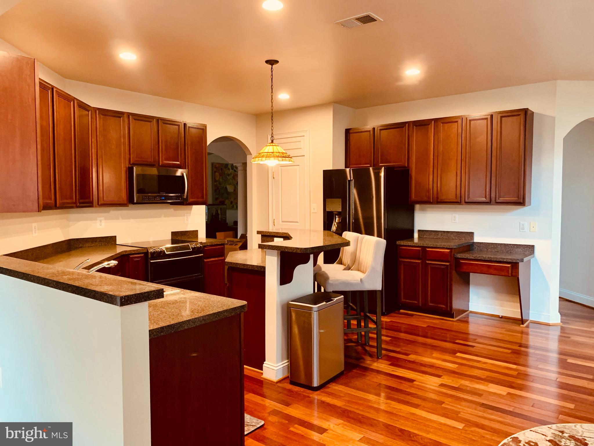 COLUMBIA HILLS - Residential Lease