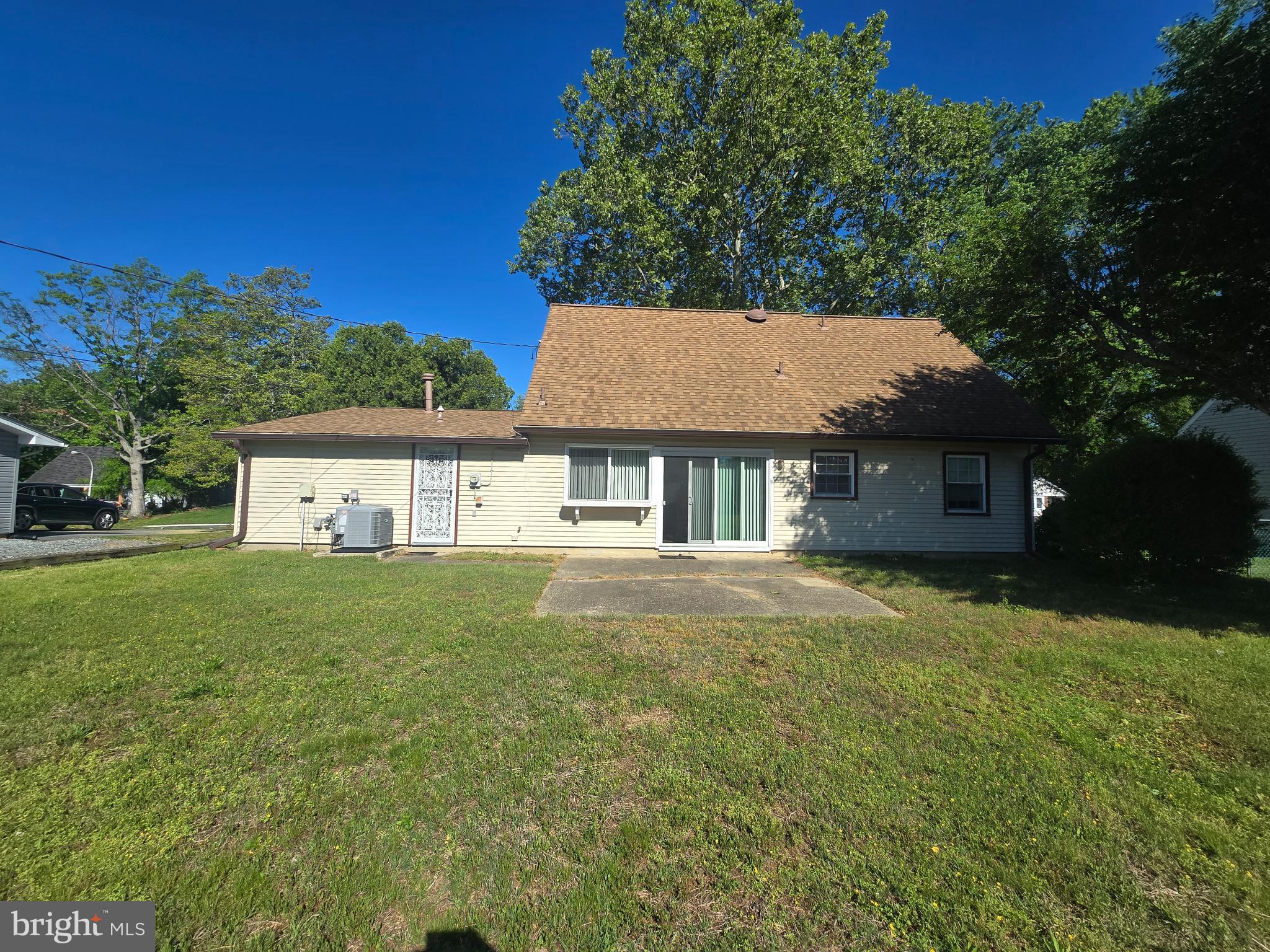 1609 PORTLAND LANE