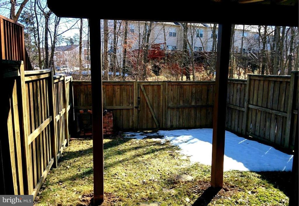 SIGNATURE AT BROADLANDS - Residential Lease