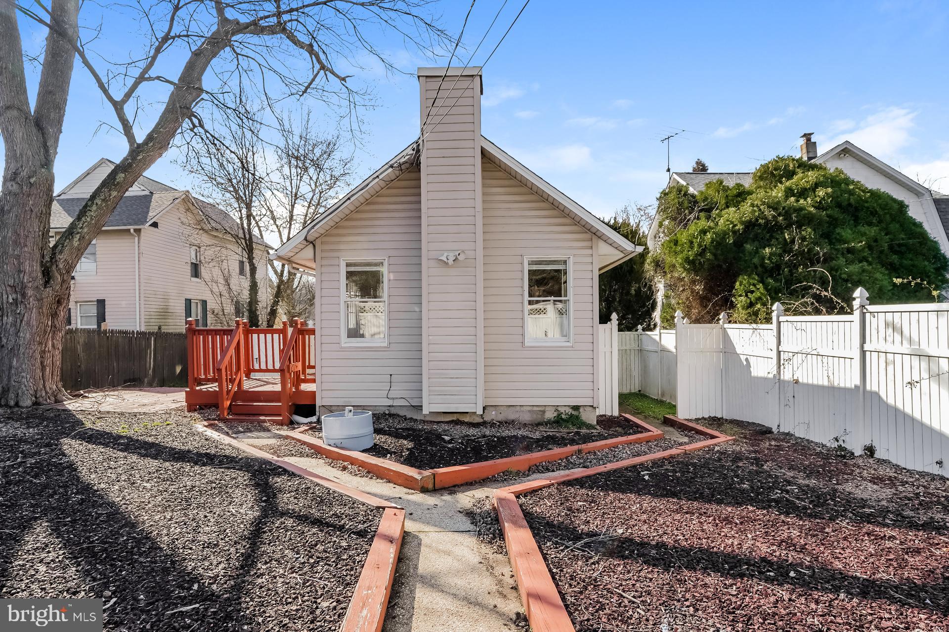 ROSEMONT EAST - Residential Lease