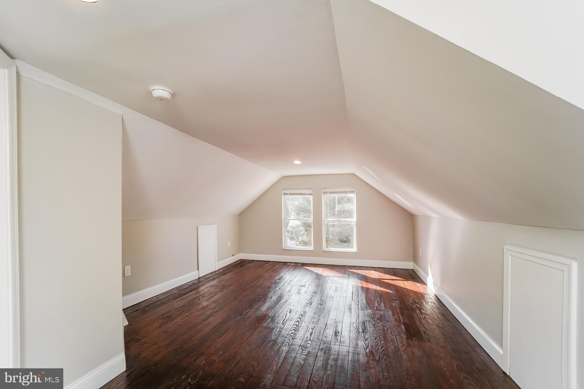 ROSEMONT EAST - Residential Lease