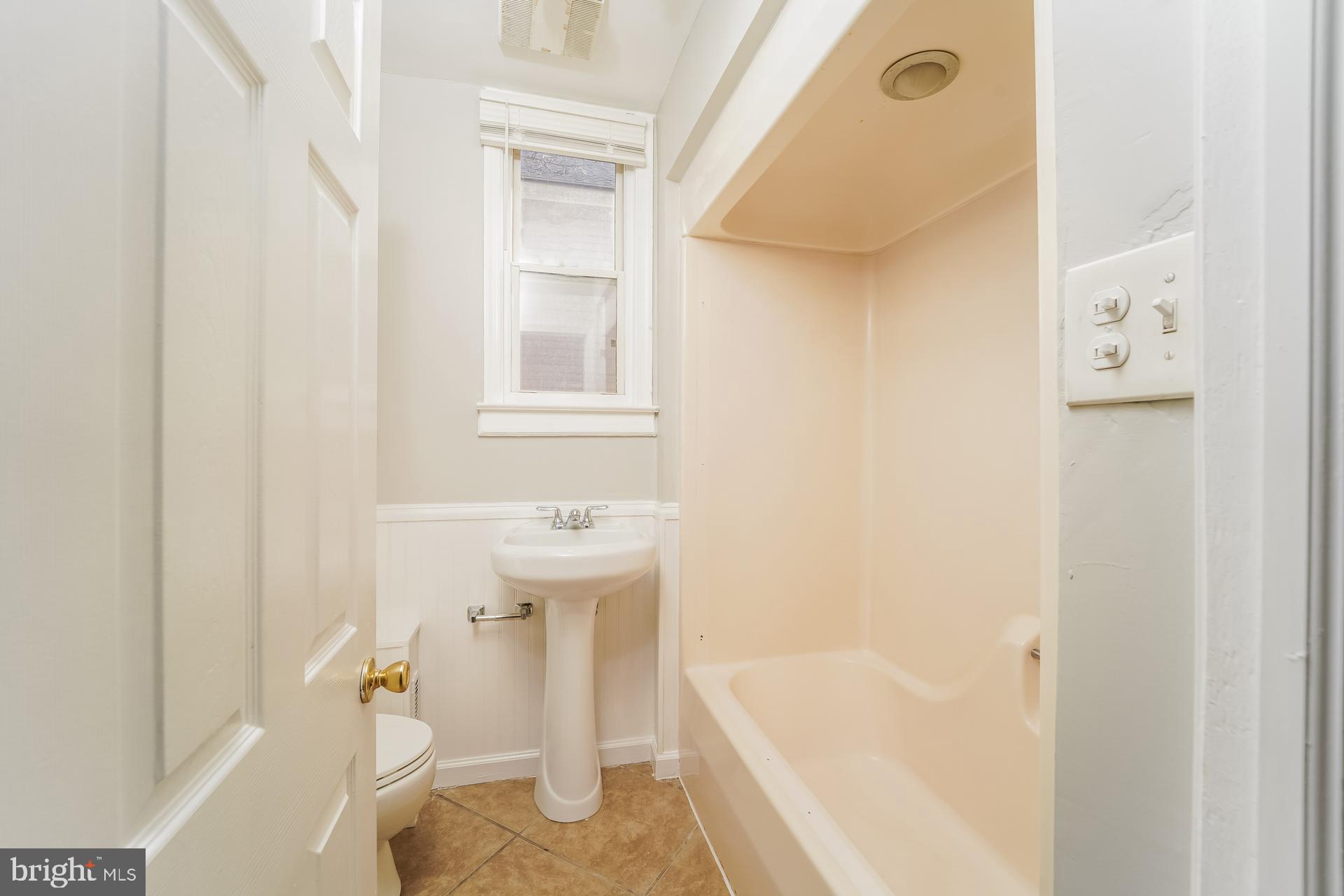 ROSEMONT EAST - Residential Lease