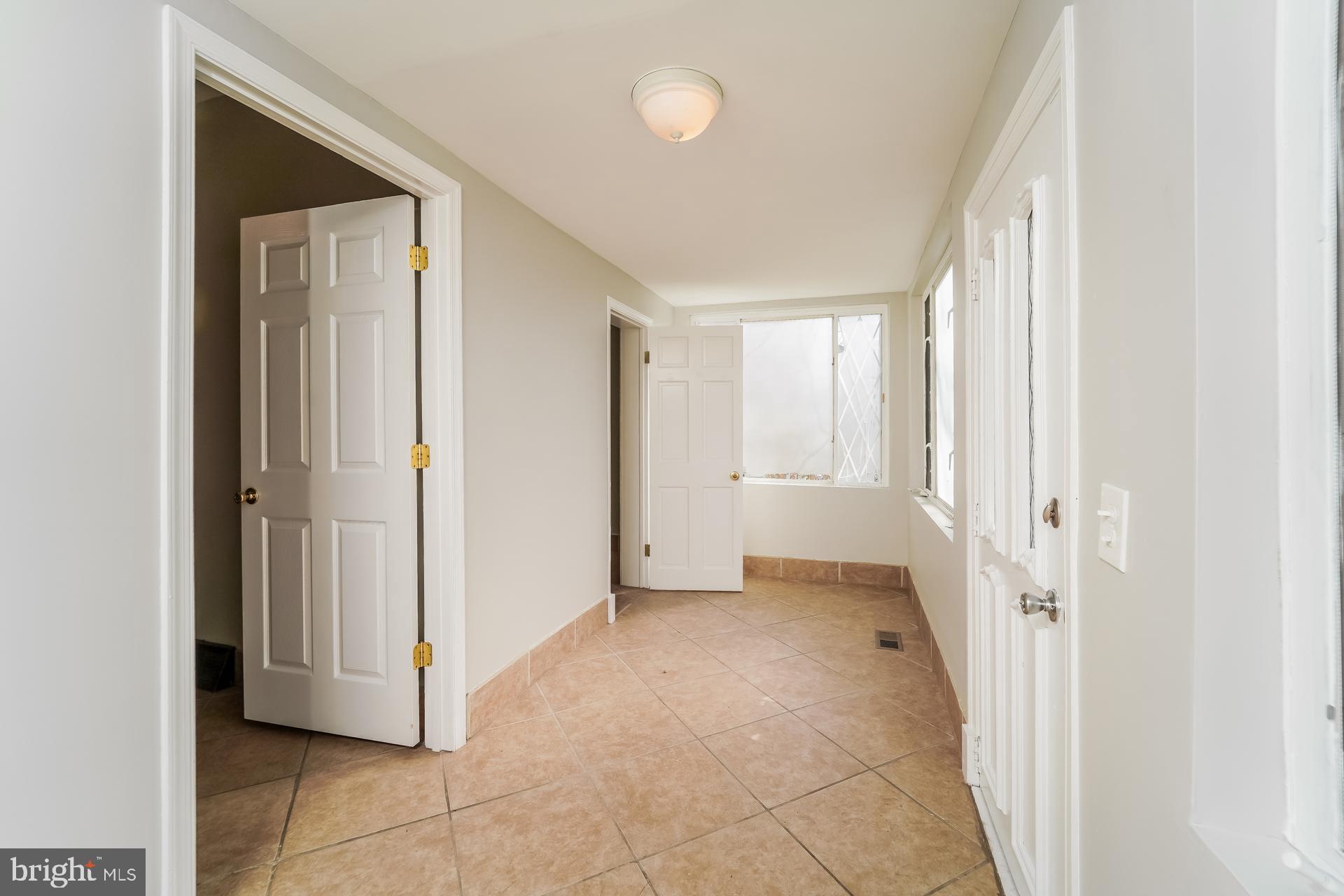 ROSEMONT EAST - Residential Lease