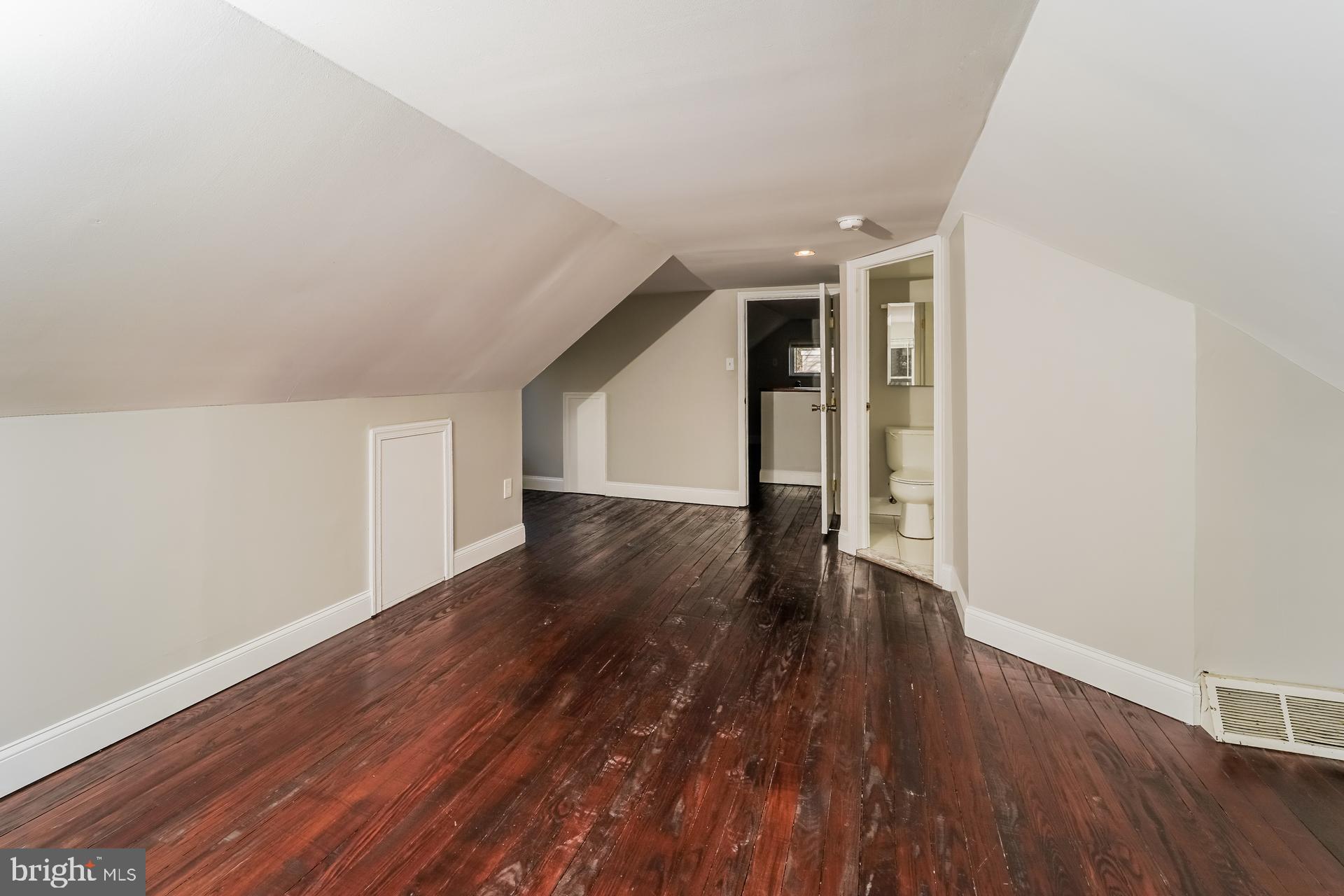 ROSEMONT EAST - Residential Lease