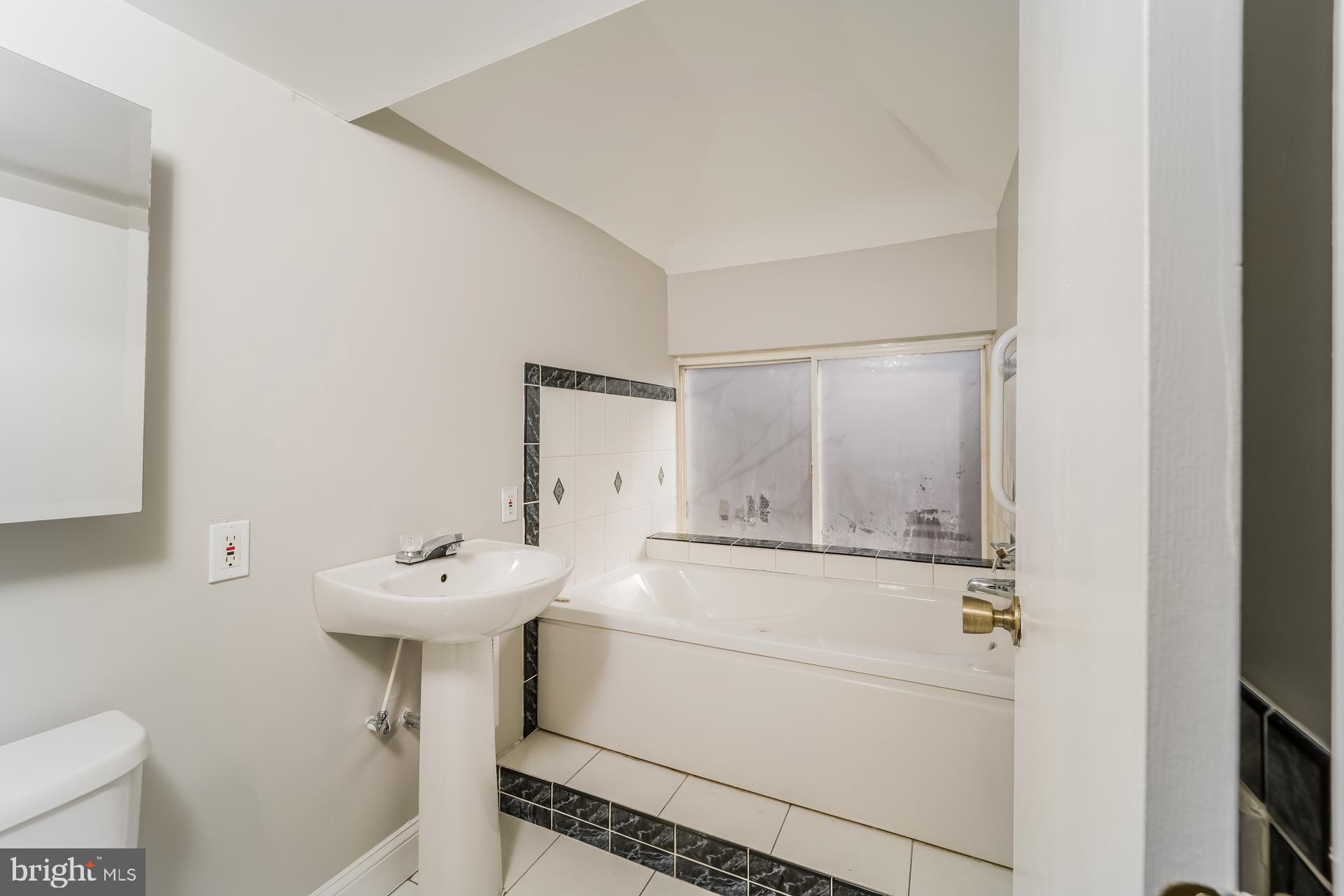 ROSEMONT EAST - Residential Lease