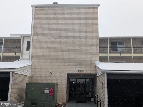 Photo of 15401 Bassett Lane #45-2E, SILVER SPRING, MD 20906 (MLS # MDMC2210366)