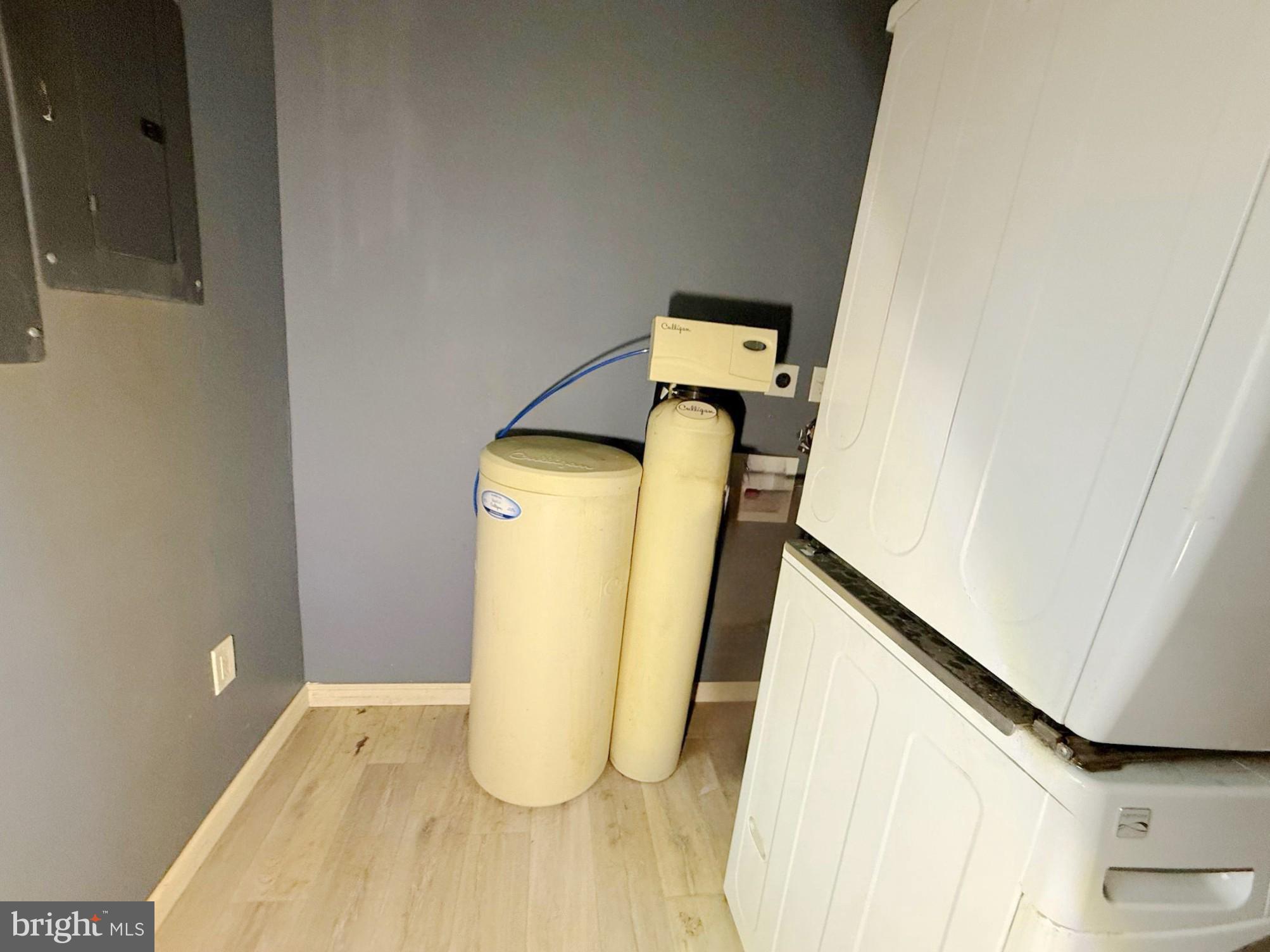 CHESAPEAKE LANDING - Residential