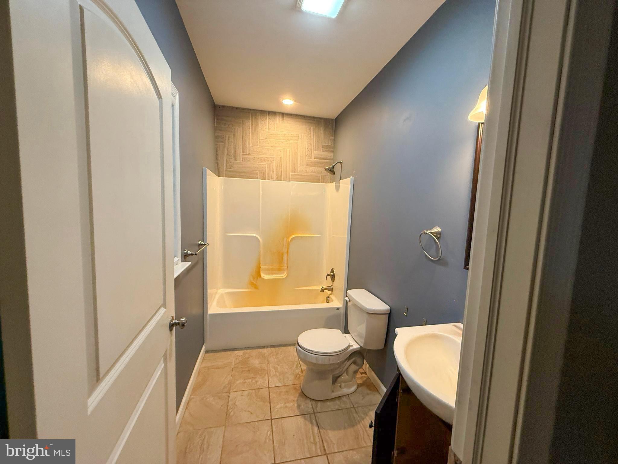 CHESAPEAKE LANDING - Residential