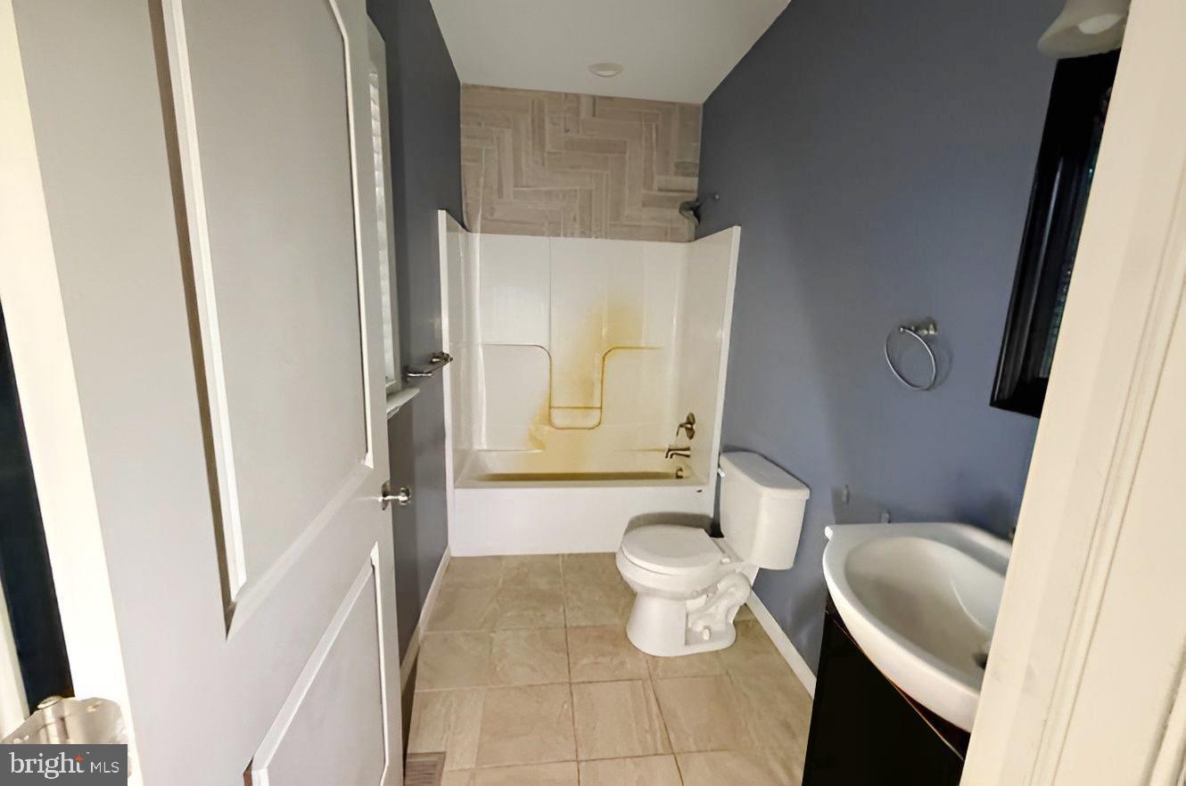 CHESAPEAKE LANDING - Residential