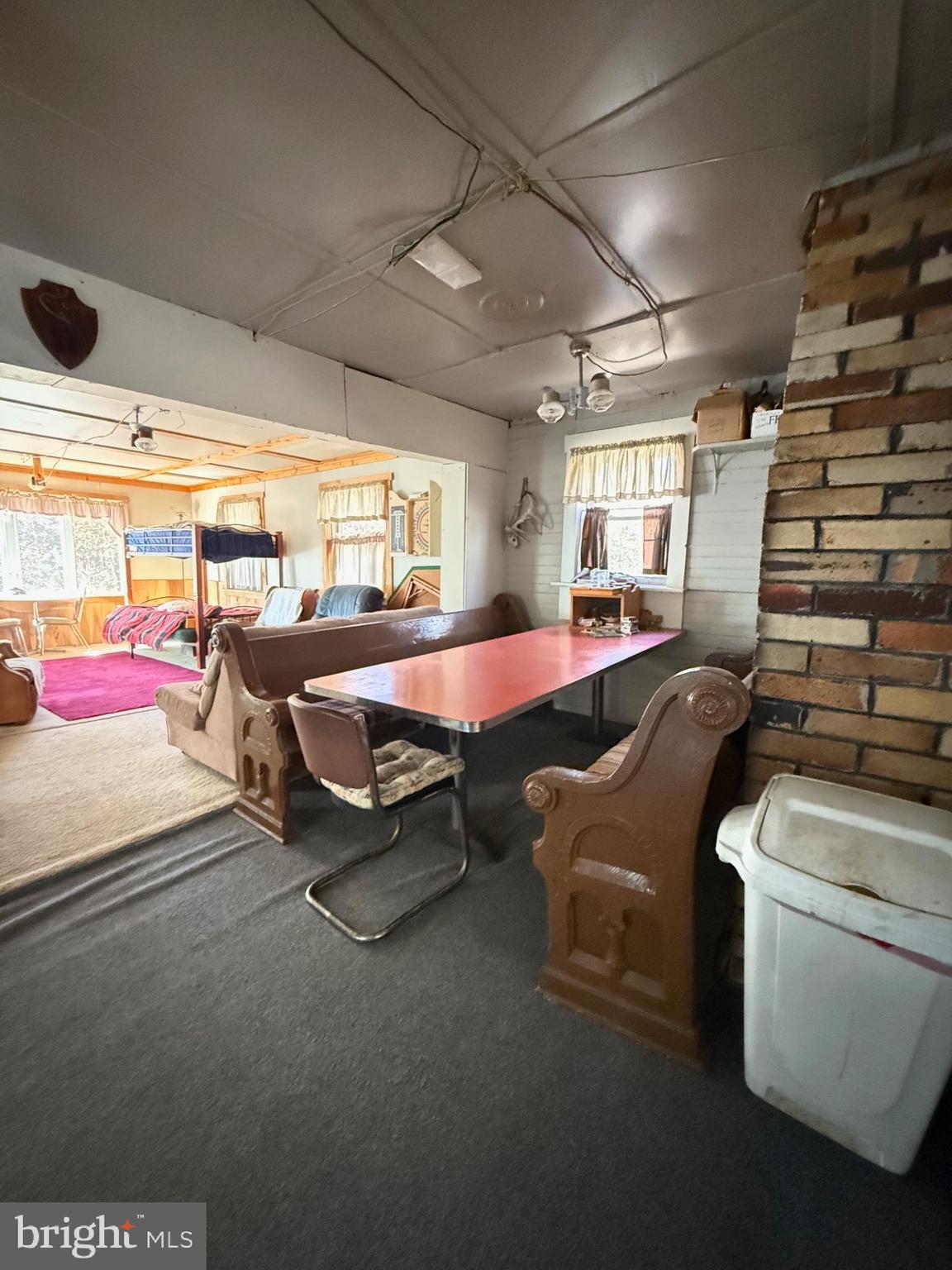 BLACK MOSHANNON - Residential