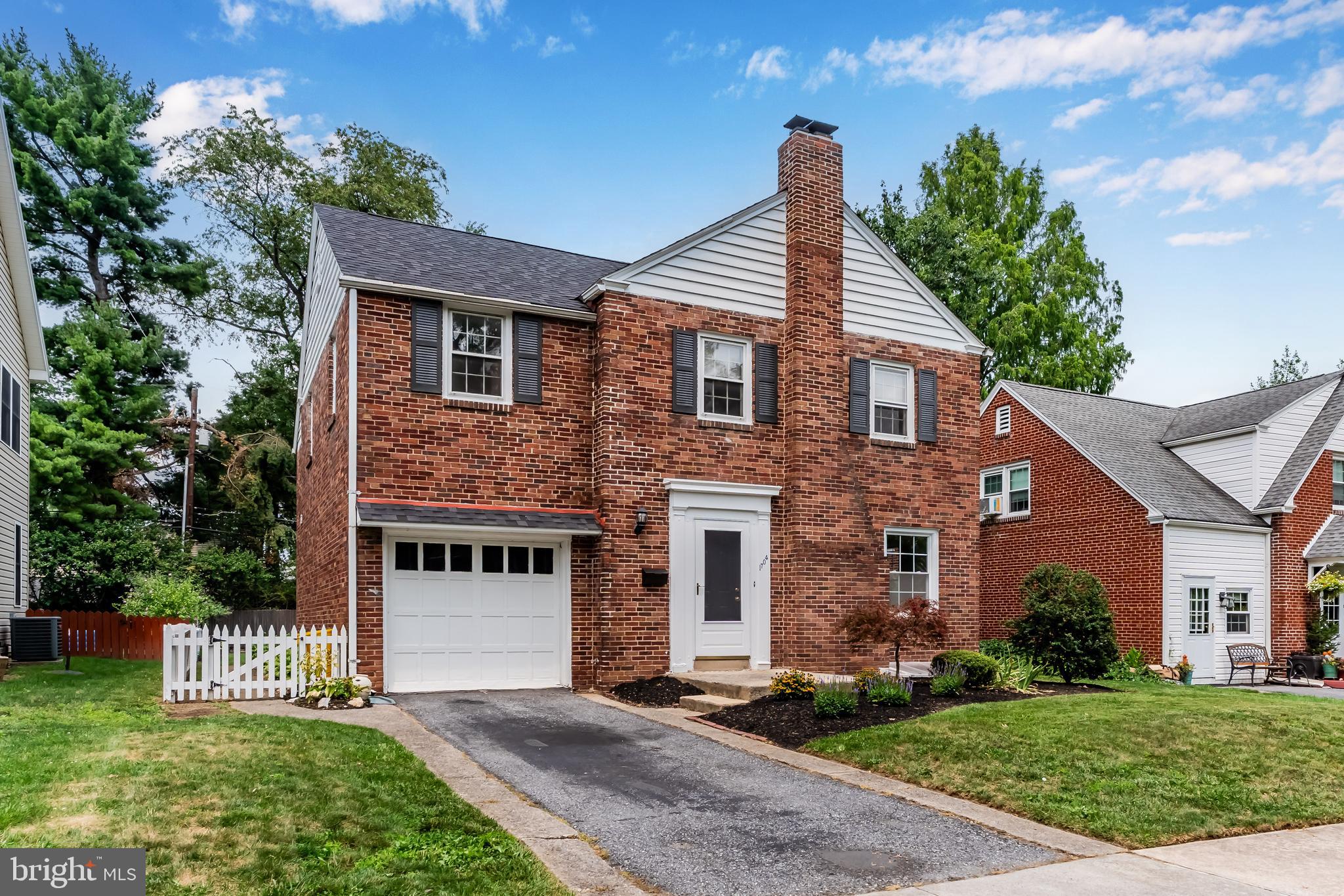 1704 WYNDHAM ROAD