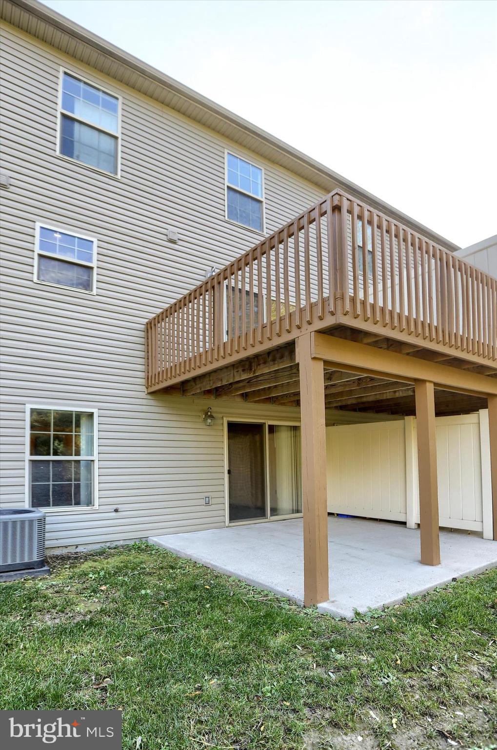 LOCUST WOODS - Residential