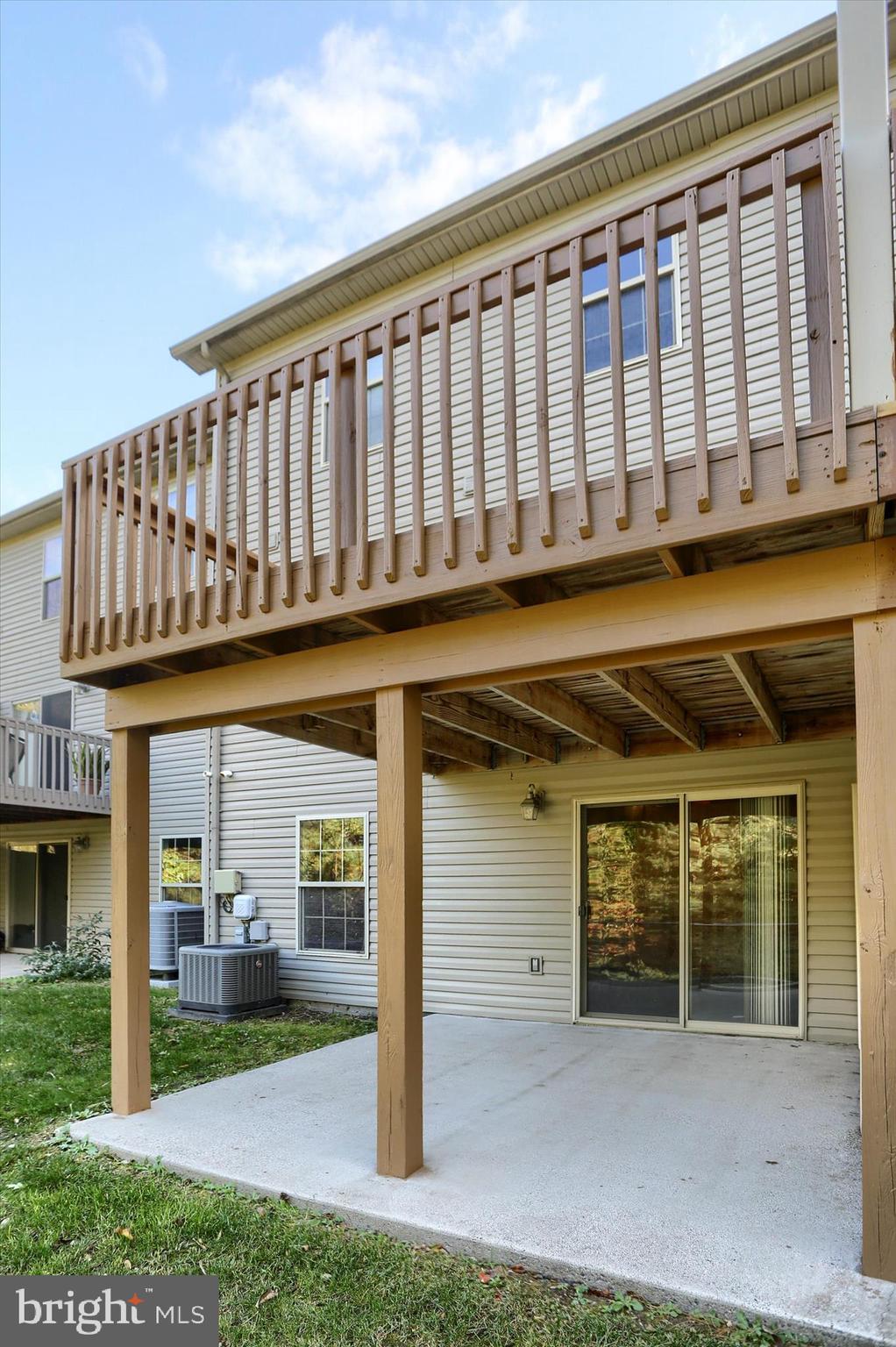 LOCUST WOODS - Residential