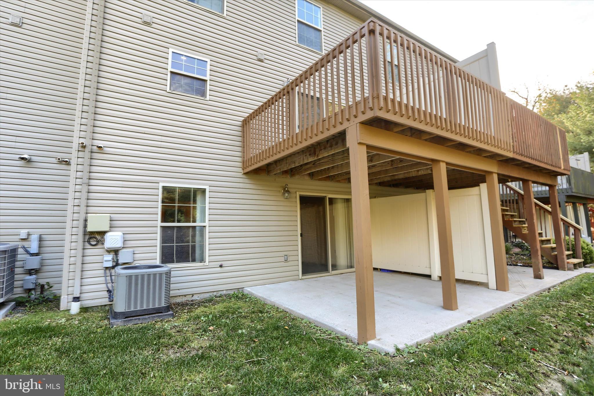 LOCUST WOODS - Residential