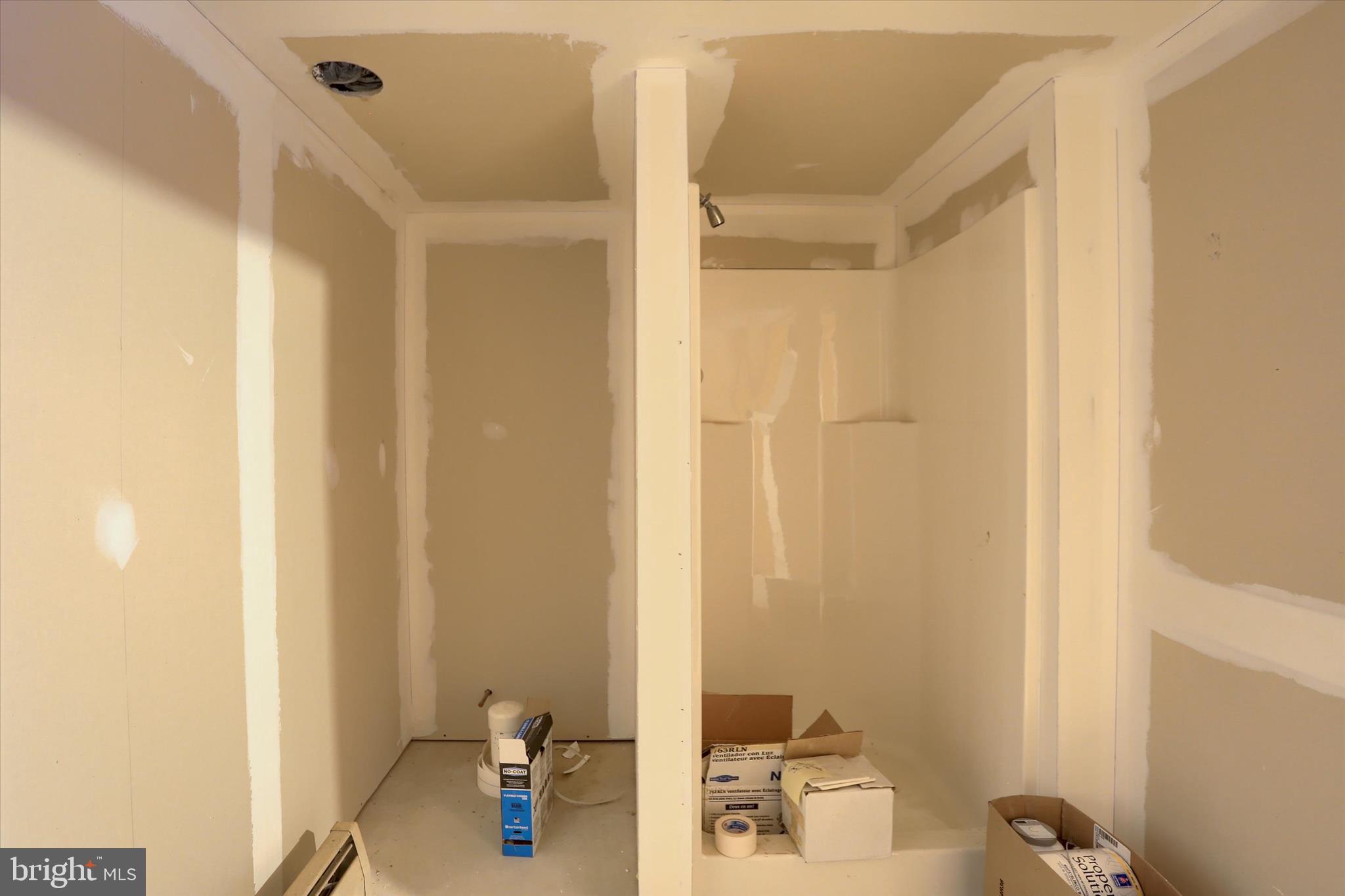 LOCUST WOODS - Residential