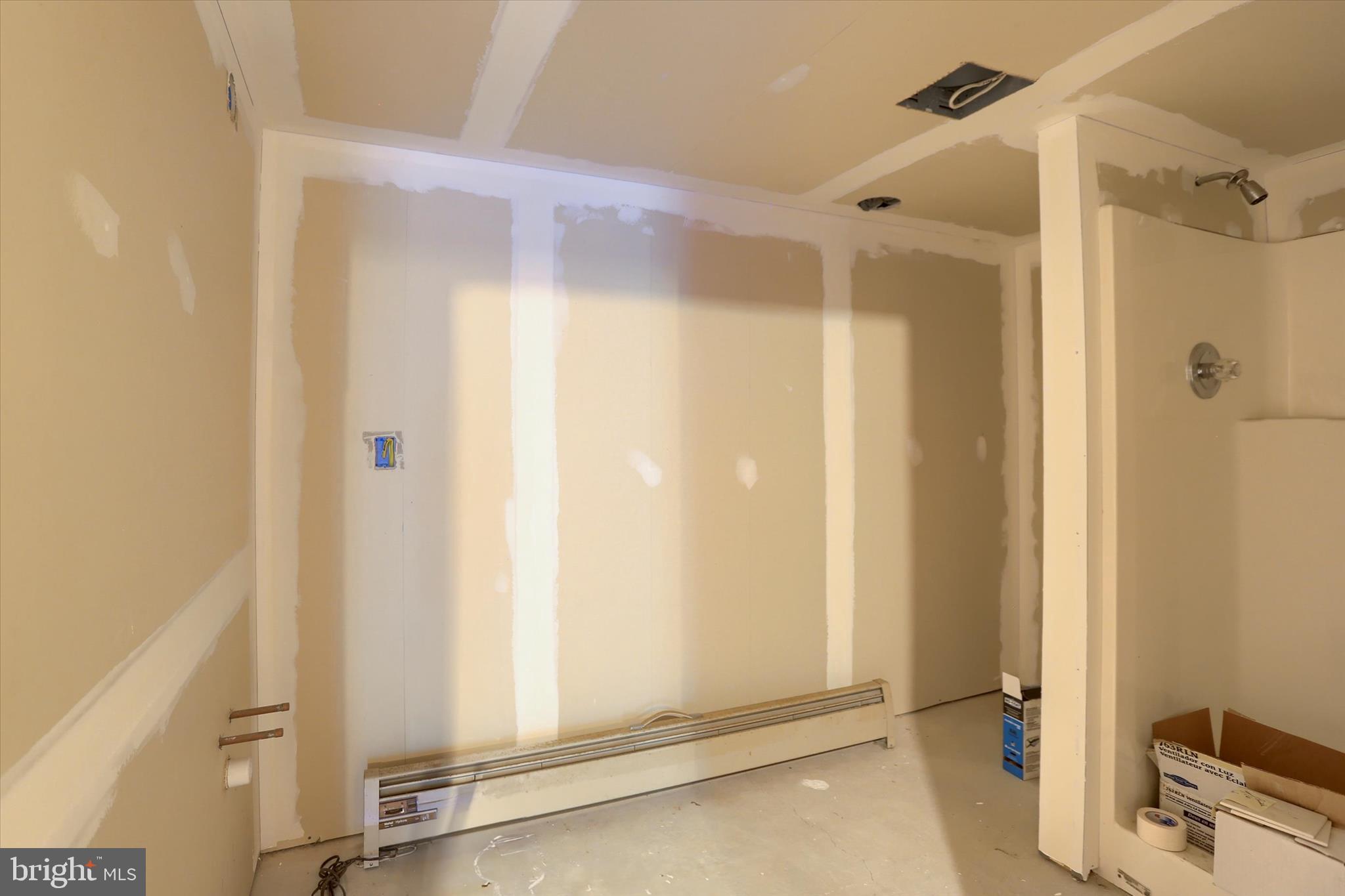 LOCUST WOODS - Residential