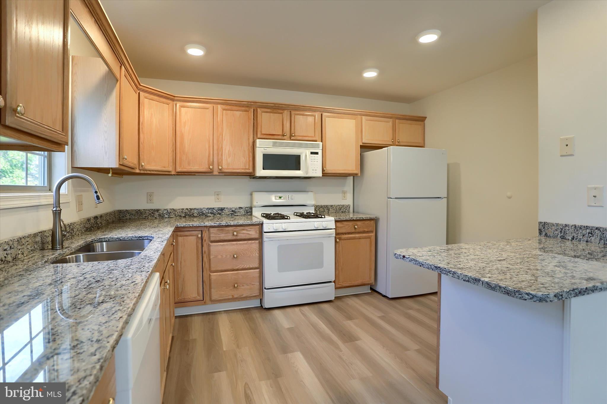 LOCUST WOODS - Residential