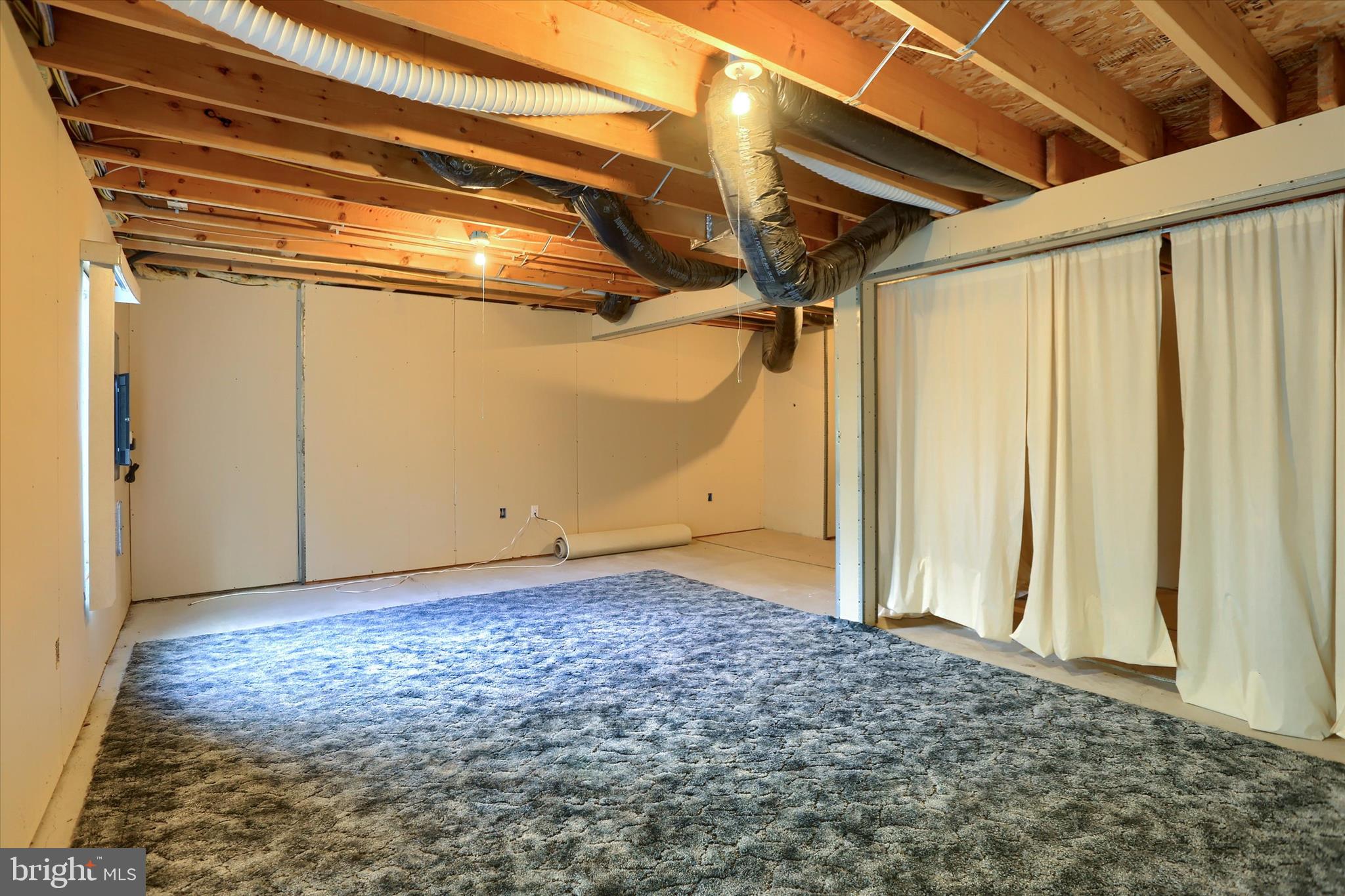 LOCUST WOODS - Residential